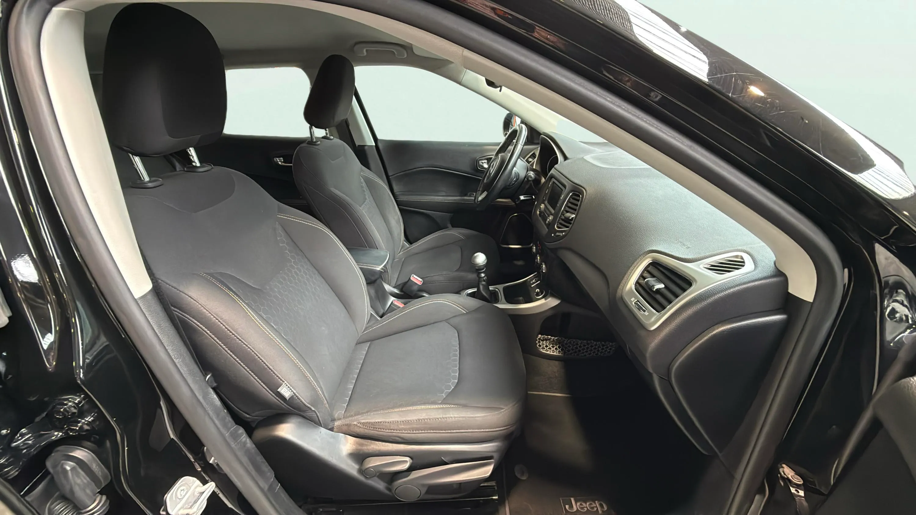 Jeep Compass 1.4 Mair Sport 4x2 - foto 17