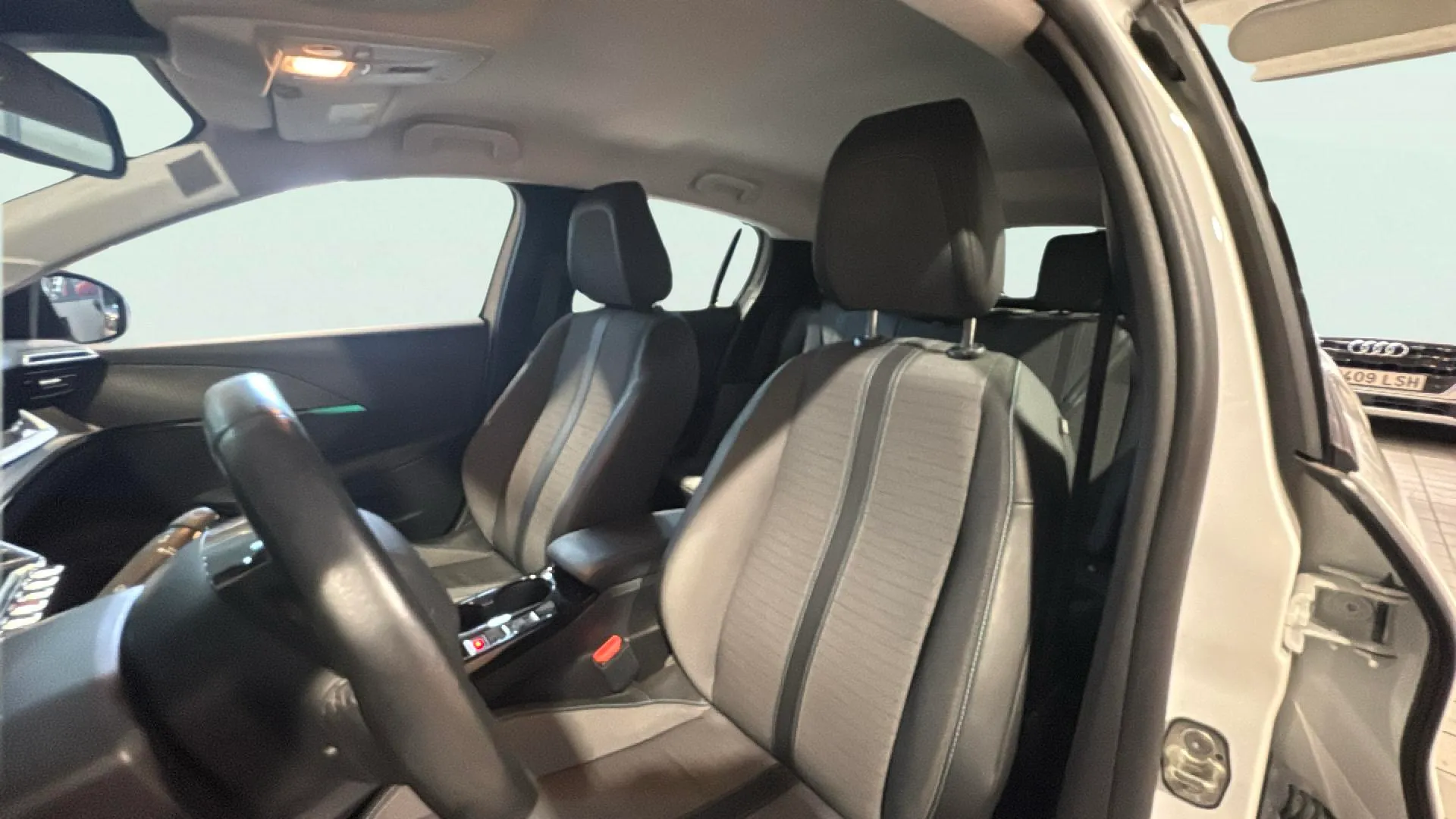 Peugeot 208 Signature 1.2L PureTech - foto 17