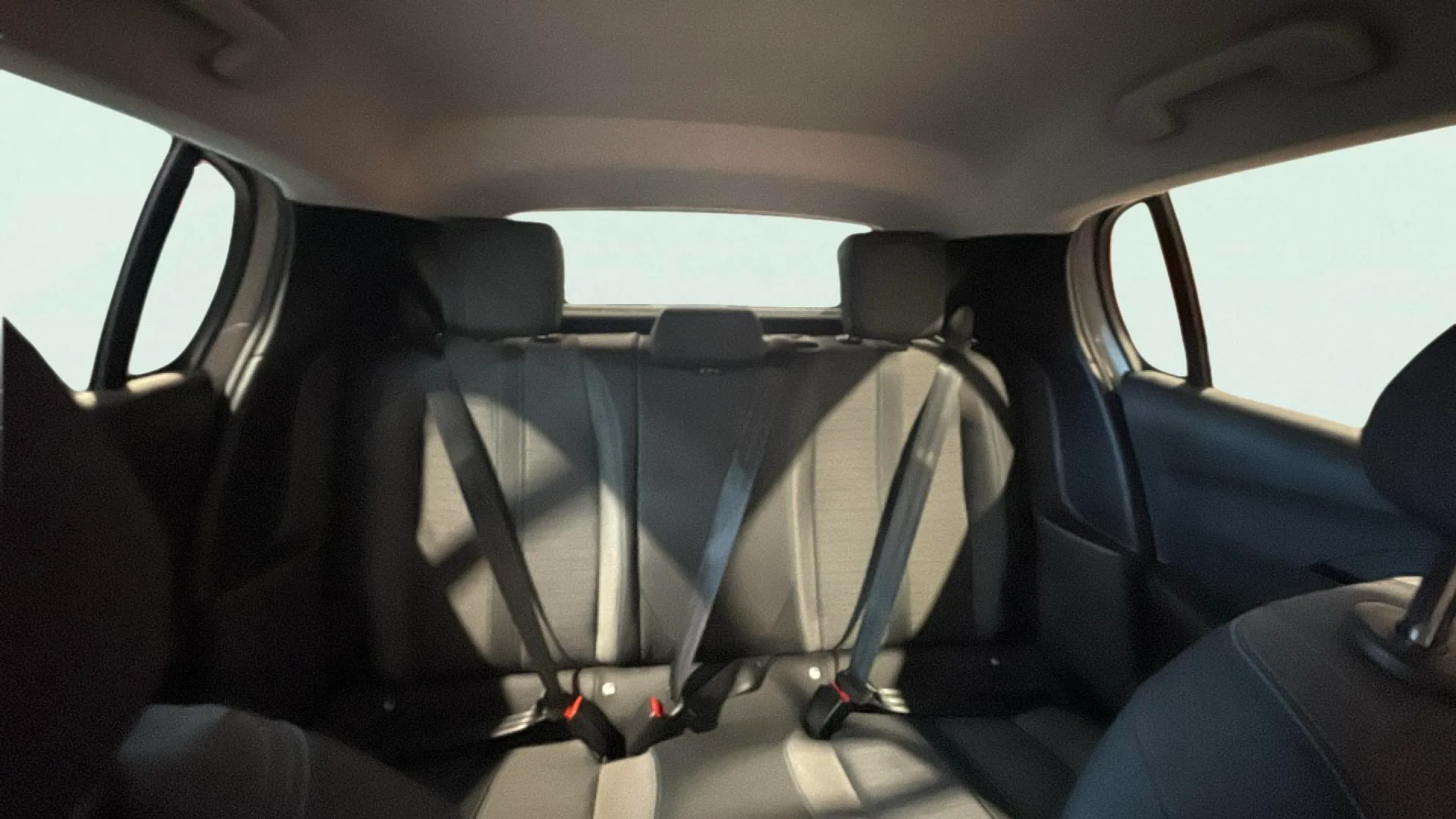 Peugeot 208 Signature 1.2L PureTech - foto 19
