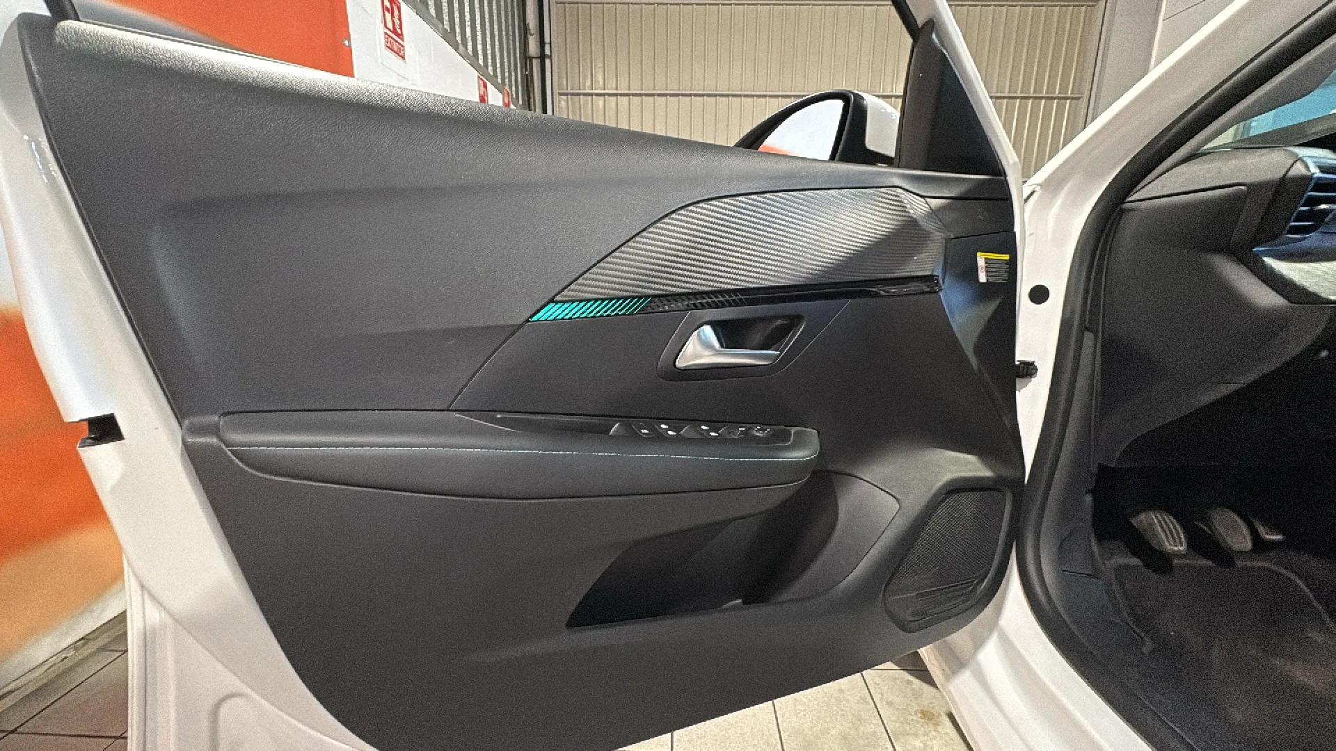 Peugeot 208 Signature 1.2L PureTech - foto 20