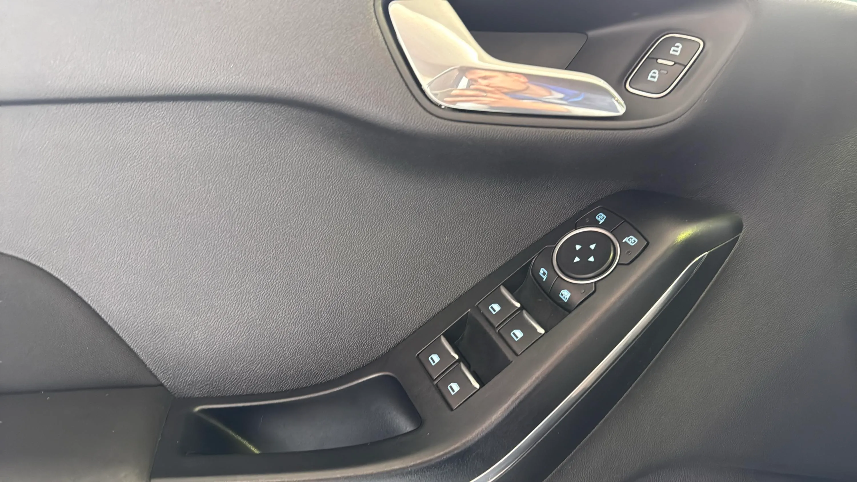 Ford Fiesta 1.0 EcoBoost ST-Line - foto 24