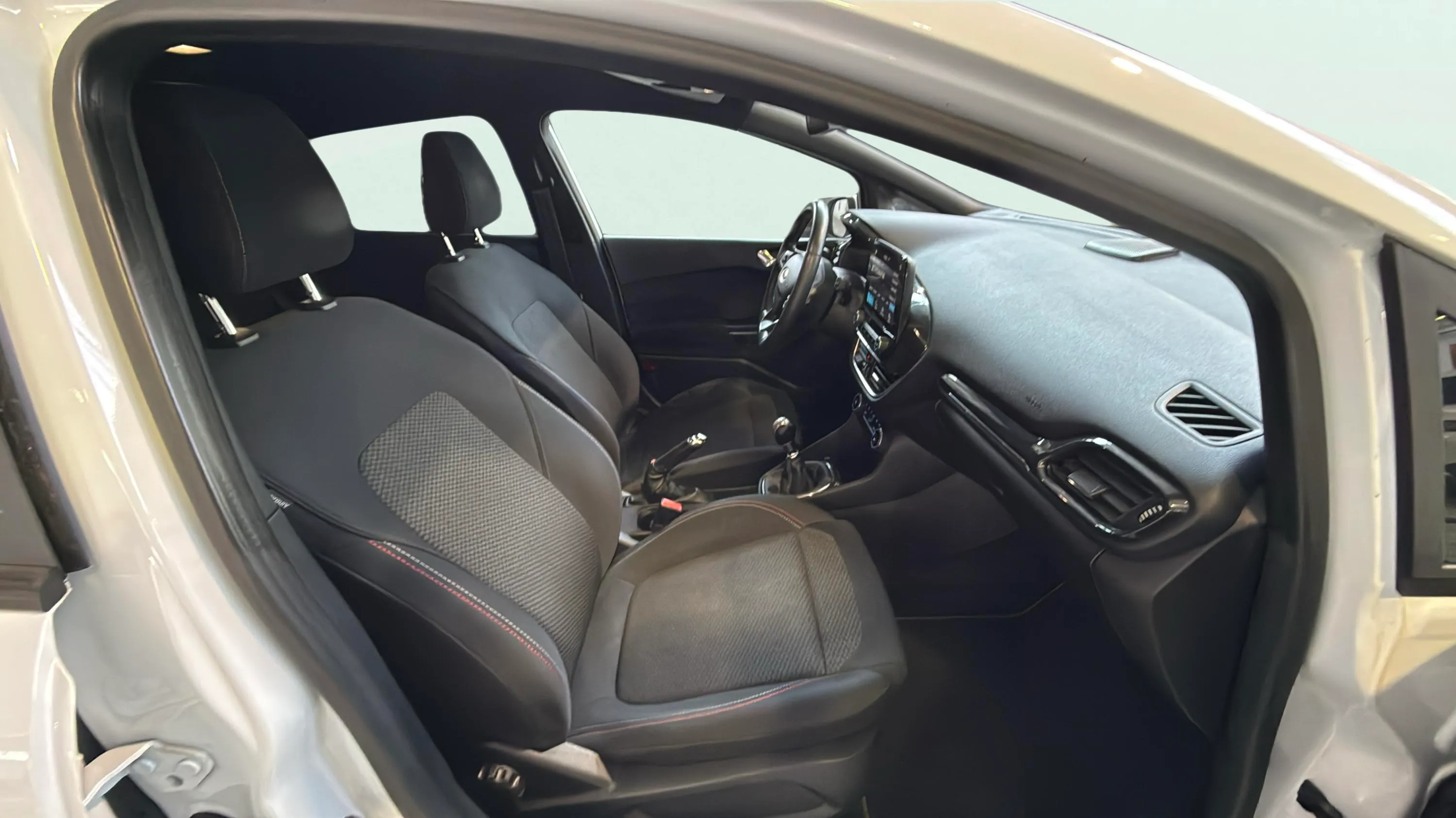 Ford Fiesta 1.0 EcoBoost ST-Line - foto 17