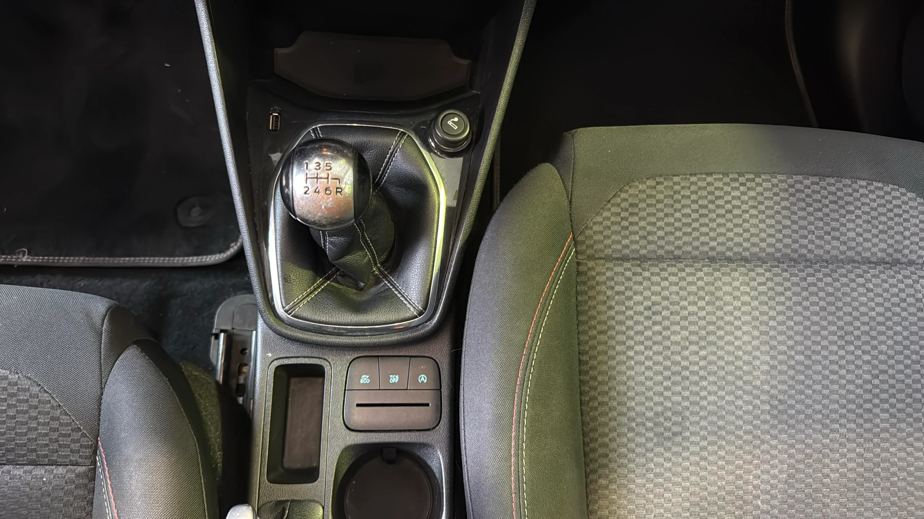 Ford Fiesta 1.0 EcoBoost ST-Line - foto 22