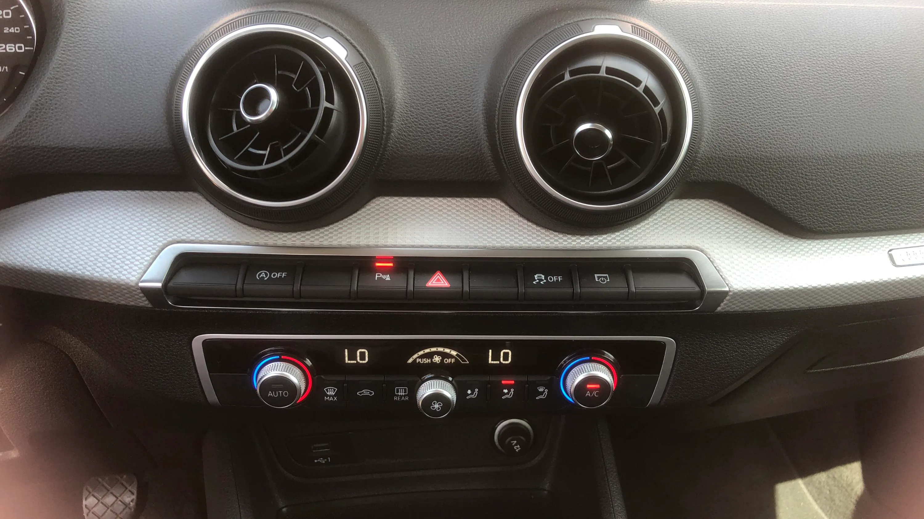 Audi Q2 Advanced 35 TFSI - foto 11