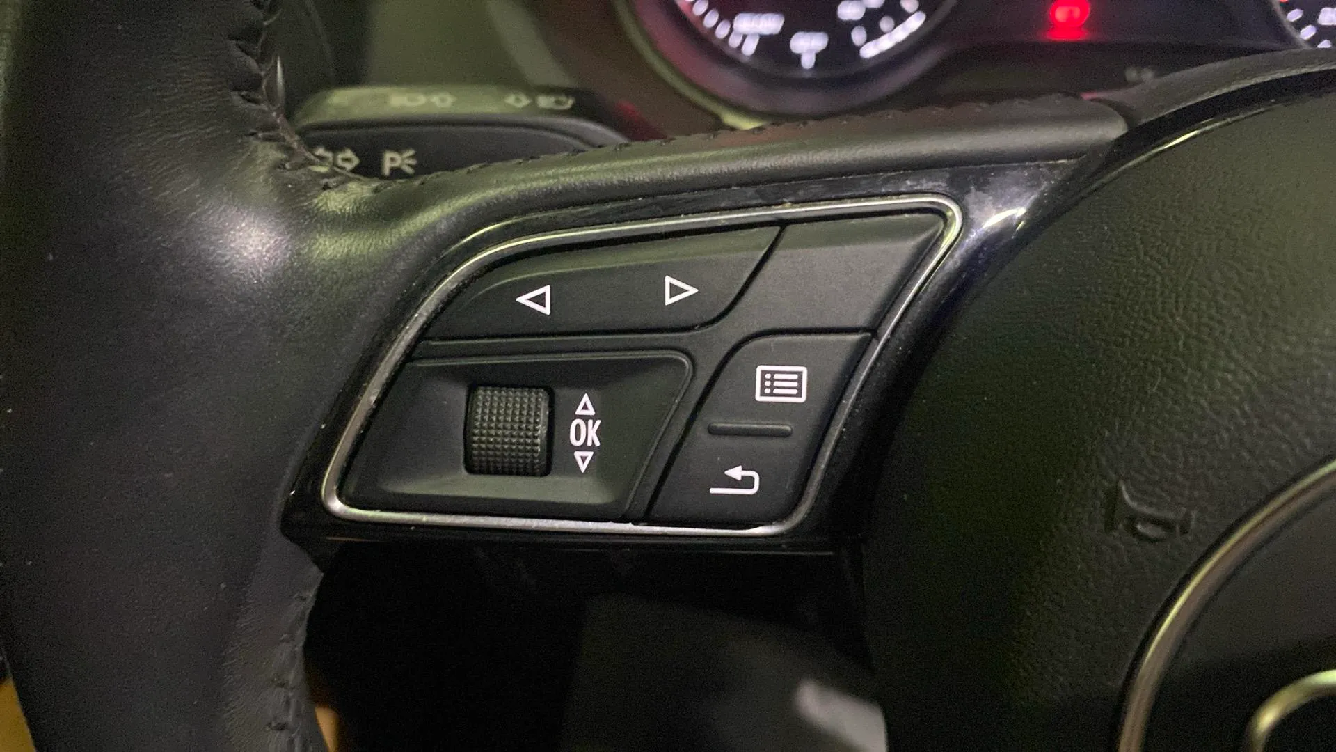 Audi Q2 Design 30 TFSI - foto 16