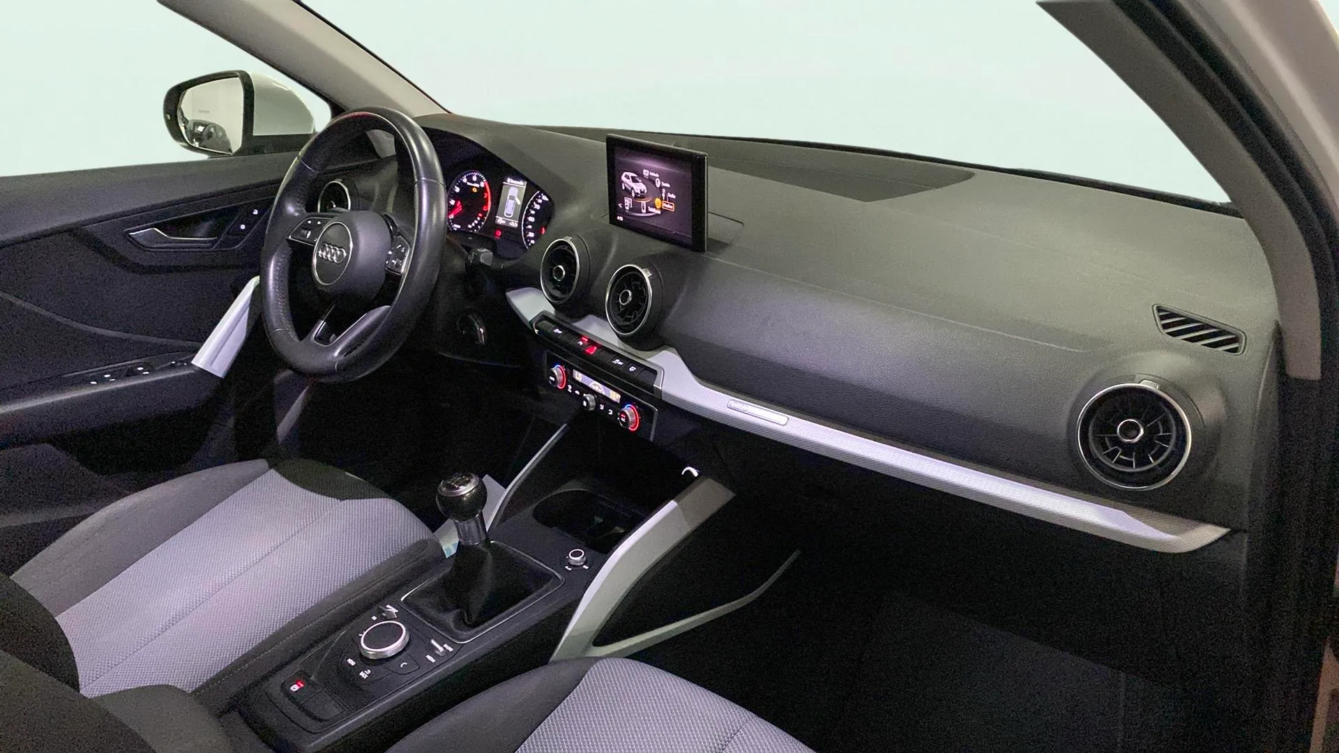 Audi Q2 Design 30 TFSI - foto 11