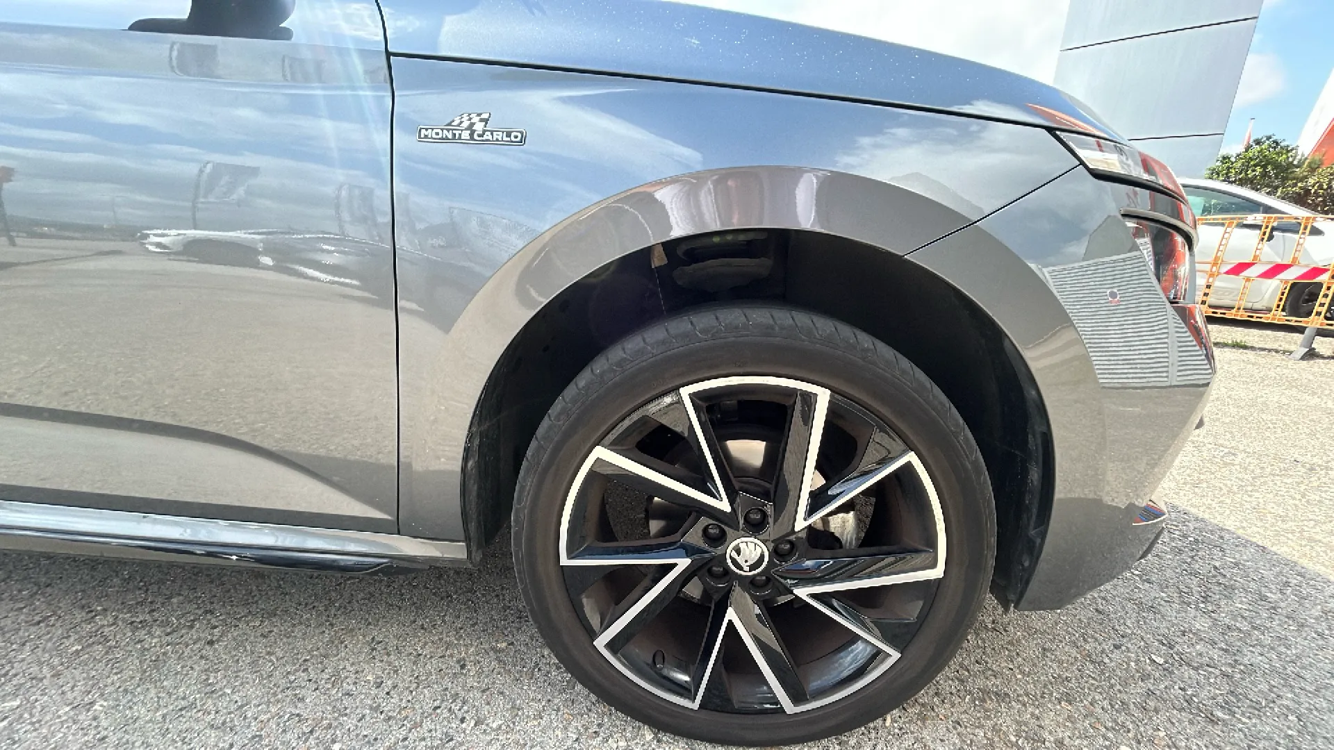 Škoda Kamiq 1.5 TSI DSG Montecarlo - foto 17