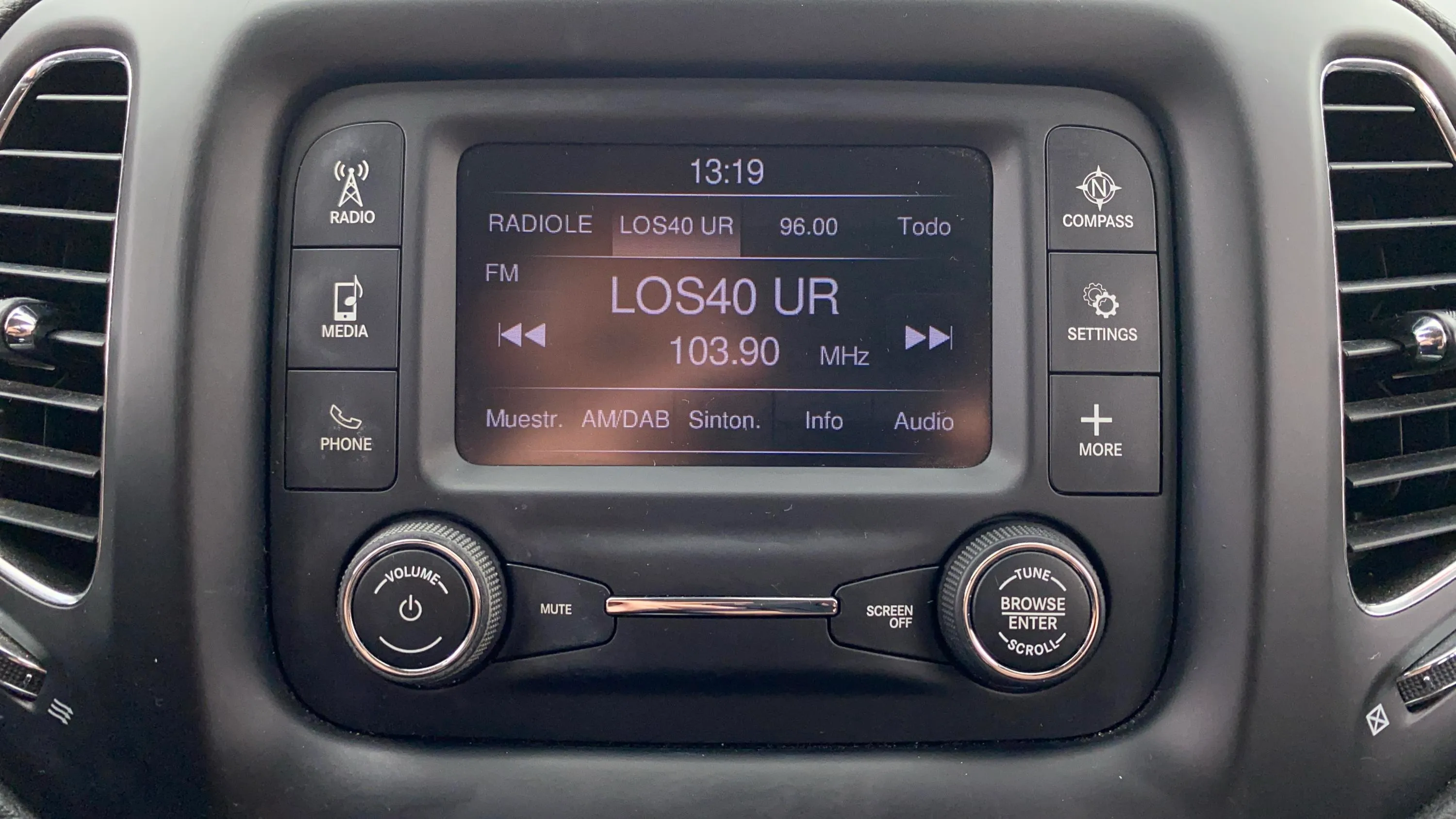 Jeep Compass 1.4 Mair Limited 4x2 - foto 24