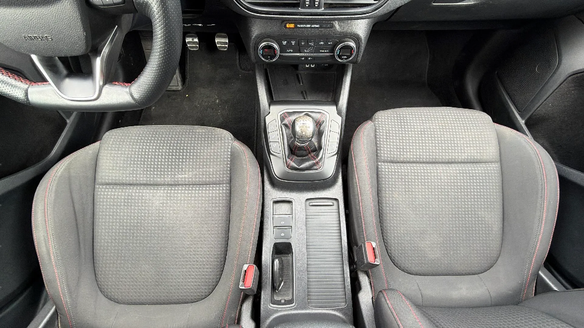 Ford Focus 1.0 EcoBoost MHEV ST-Line - foto 17
