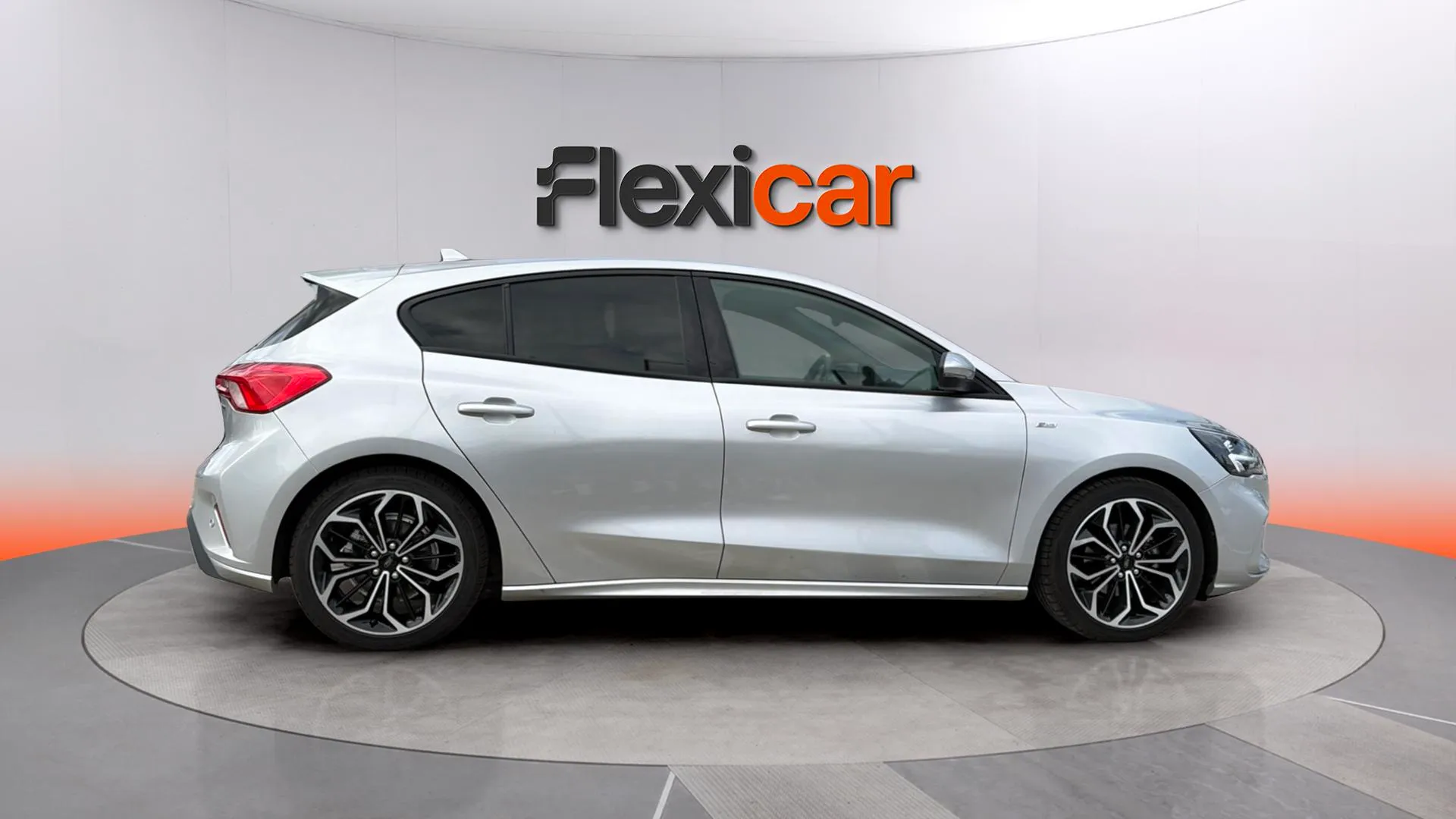 Ford Focus 1.0 EcoBoost MHEV ST-Line - foto 8