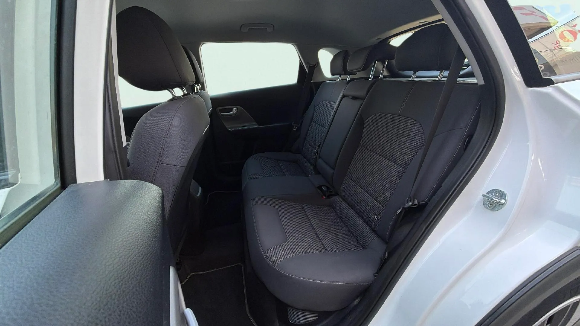 Kia Niro 1.6 HEV Business - foto 21