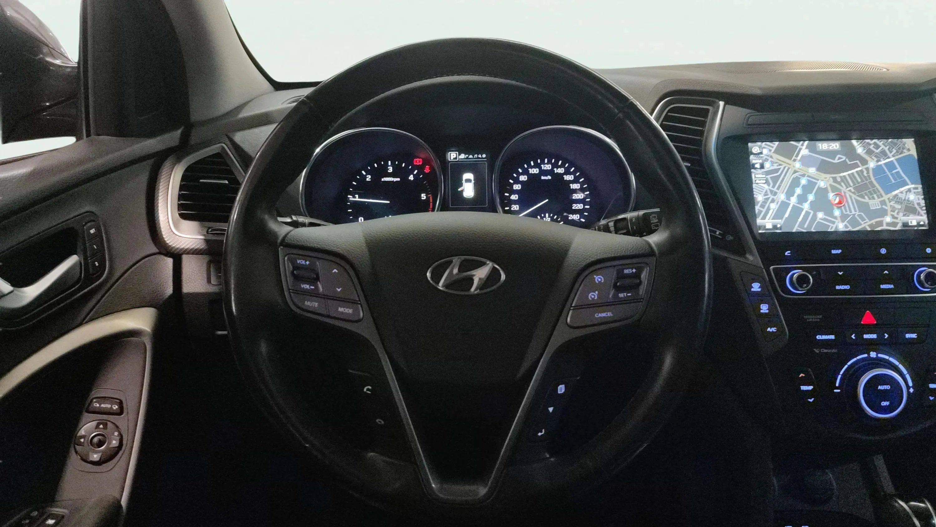 Hyundai Santa Fe 2.2 CRDi Style 4x4 7S - foto 12