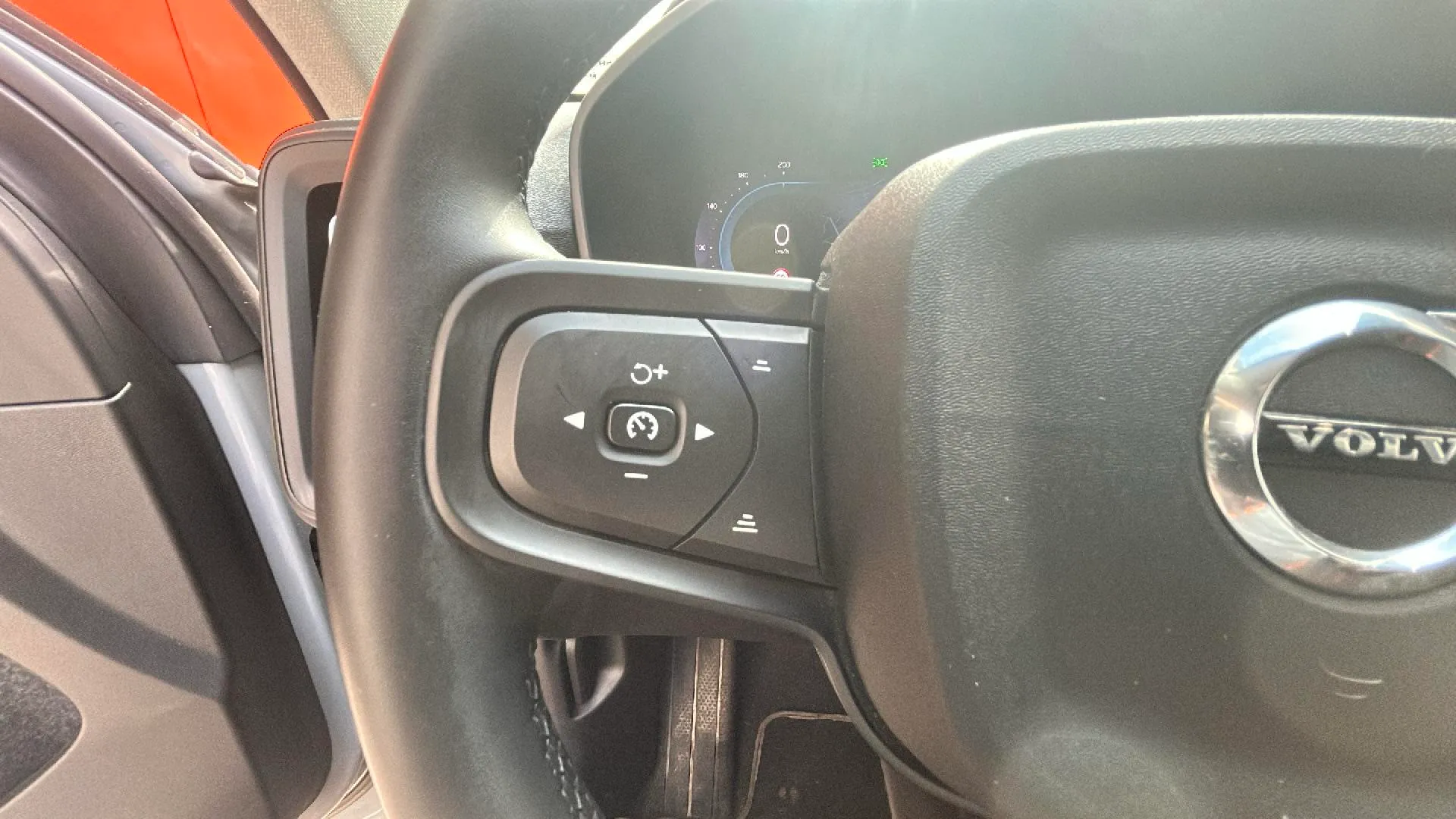 Volvo XC40 2.0 B3 G Core Dark - foto 12
