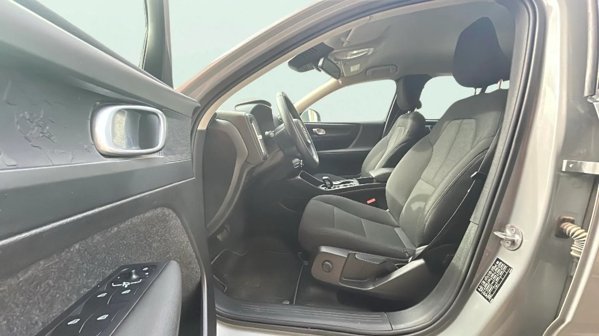 Volvo XC40 2.0 B3 G Core Dark - foto 14