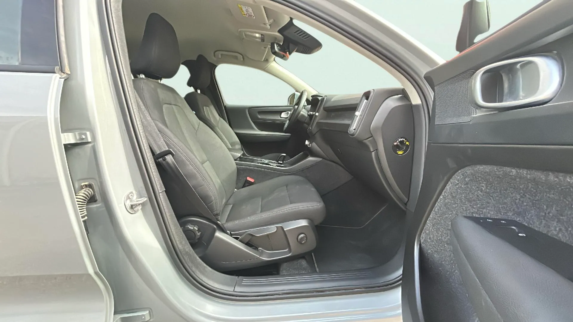 Volvo XC40 2.0 B3 G Core Dark - foto 15
