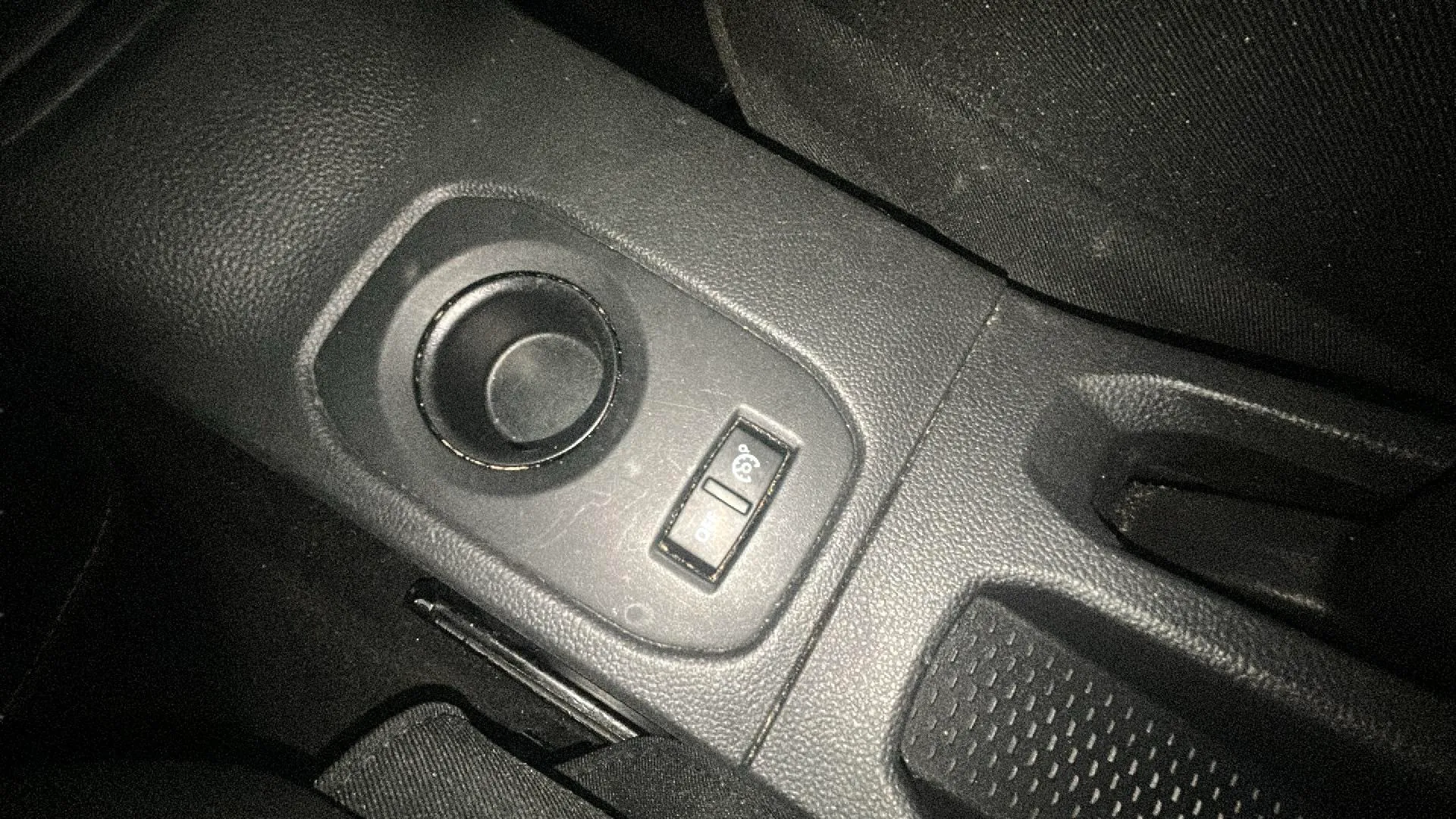 Dacia Duster Access 1.6 4x2 - foto 30