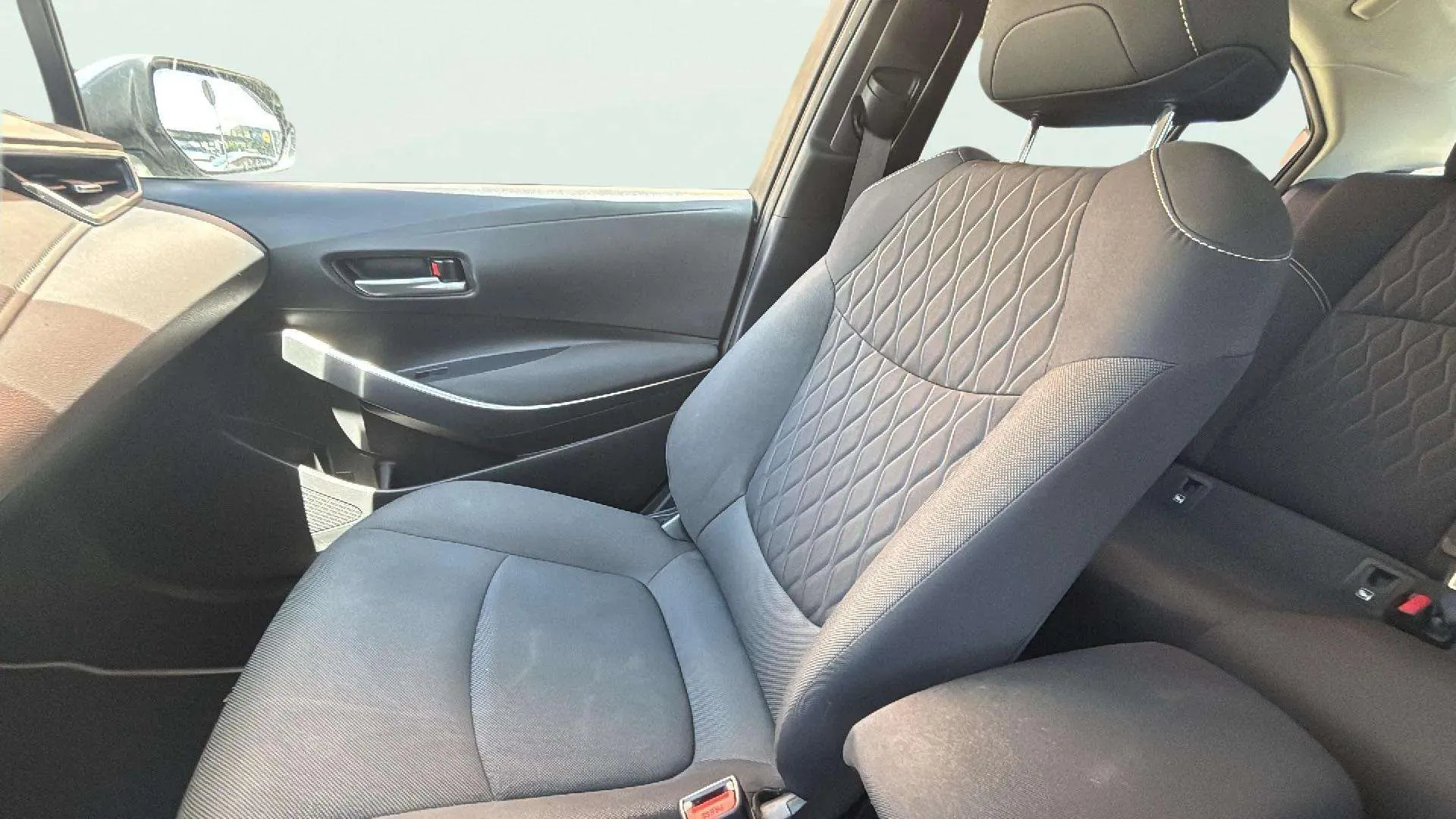 Toyota Corolla 1.8 125H Active Tech E-CVT Sedan - foto 14