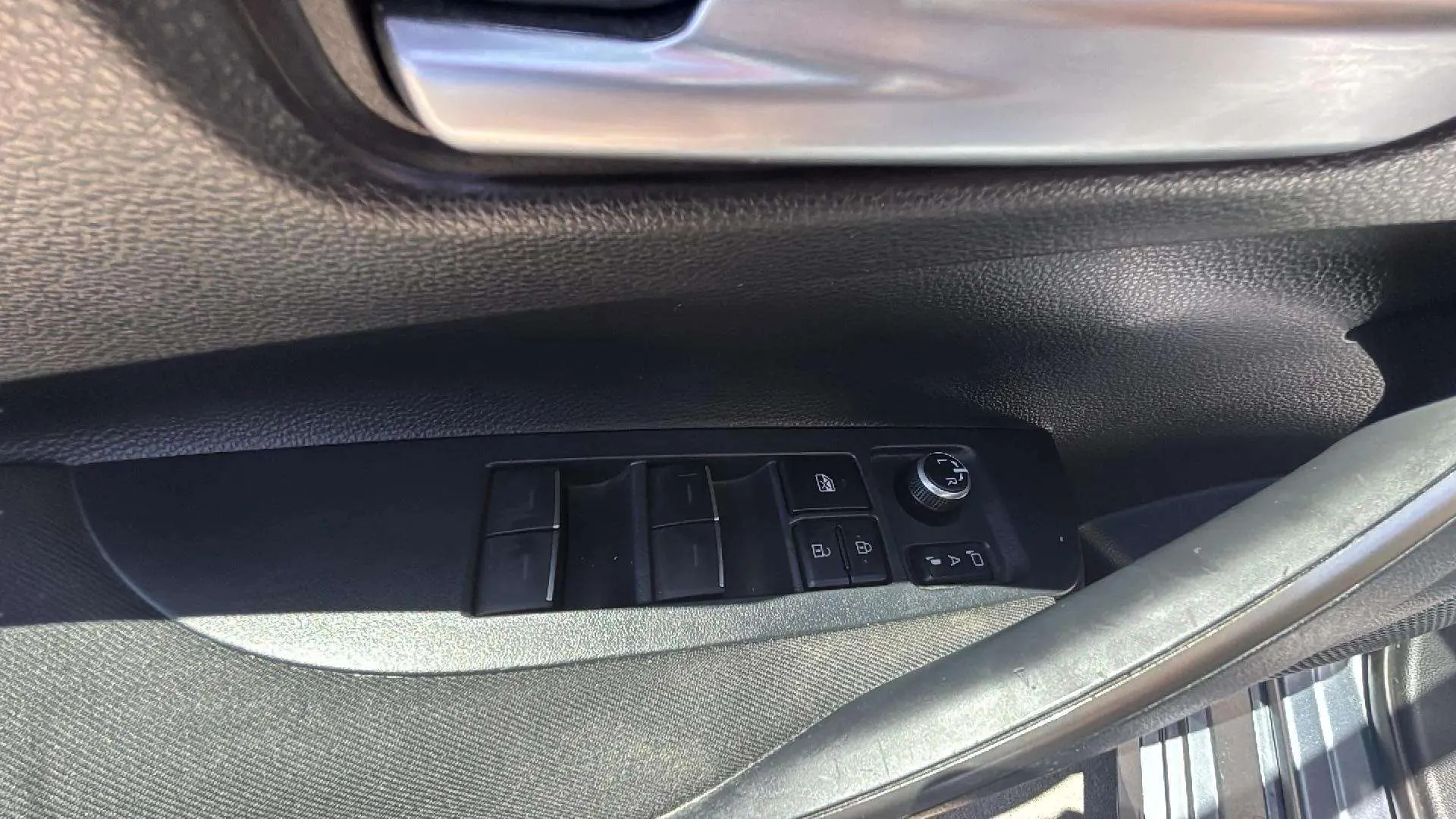 Toyota Corolla 1.8 125H Active Tech E-CVT Sedan - foto 24
