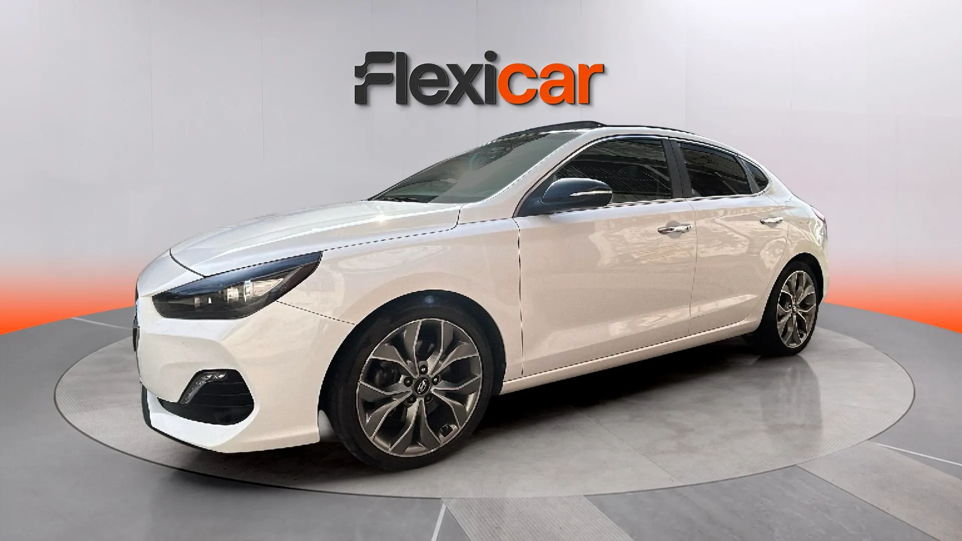 Hyundai i30 1.4 T-GDi Tecno Fastback DCT - foto 5