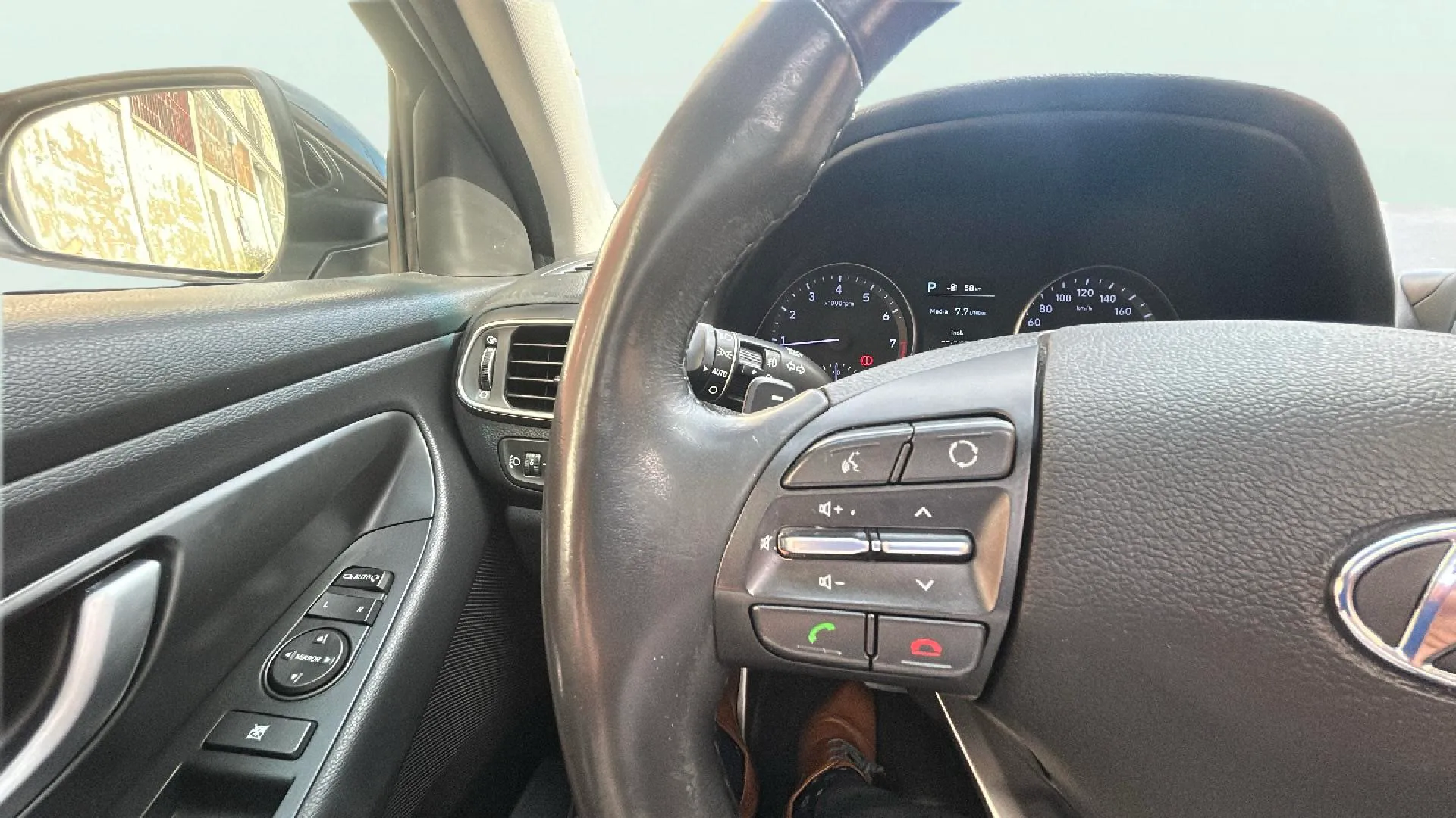Hyundai i30 1.4 T-GDi Tecno Fastback DCT - foto 13