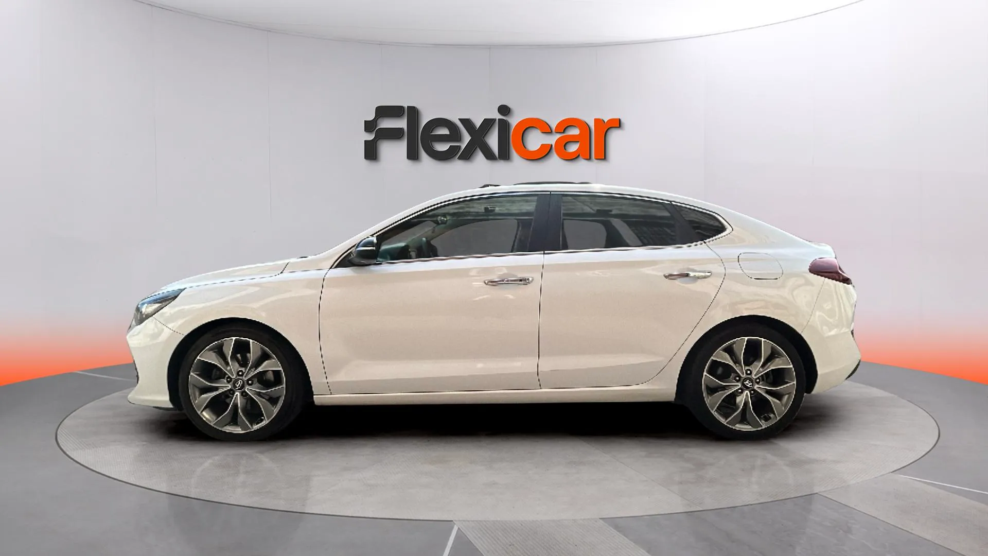 Hyundai i30 1.4 T-GDi Tecno Fastback DCT - foto 6