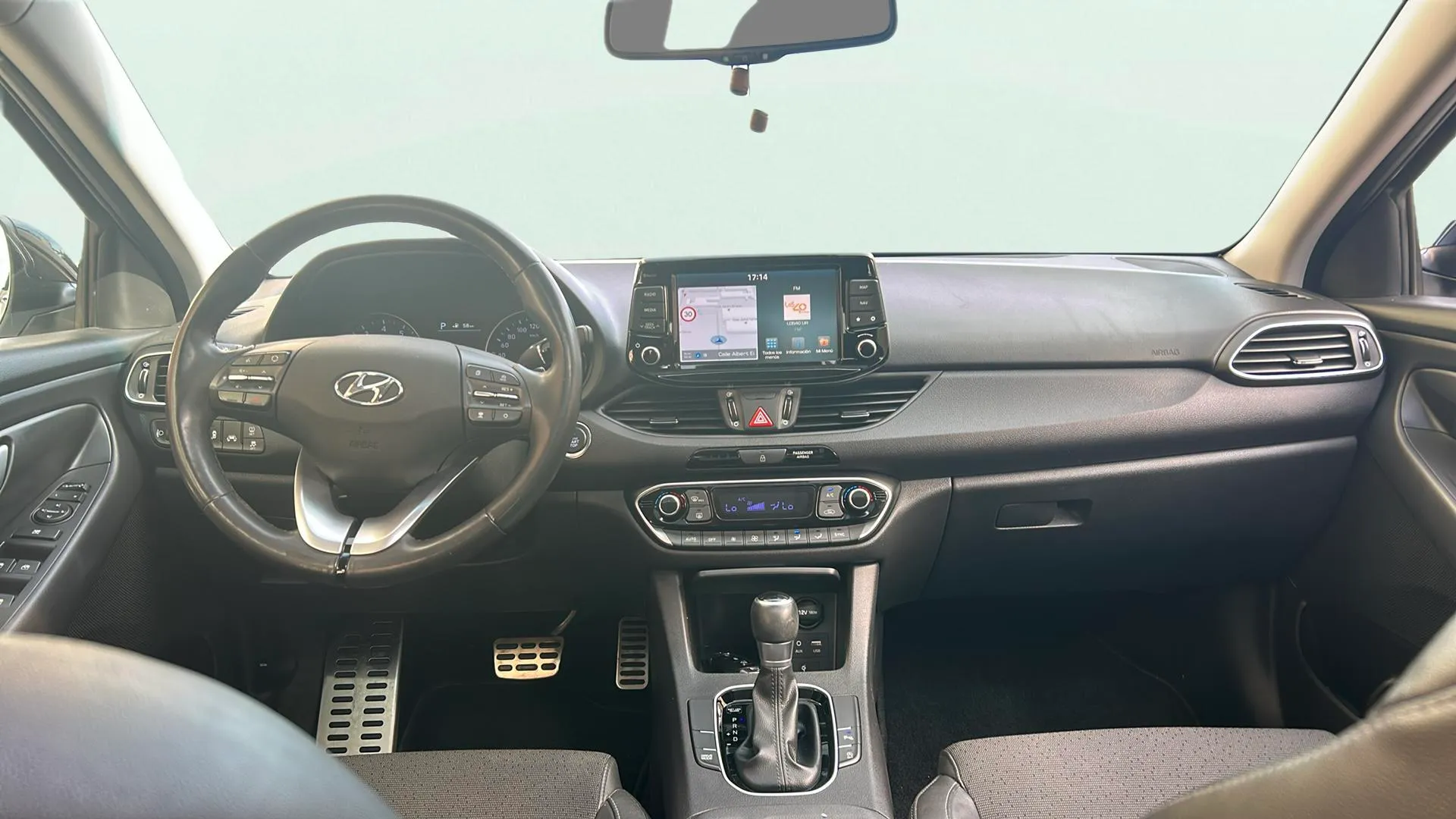 Hyundai i30 1.4 T-GDi Tecno Fastback DCT - foto 11