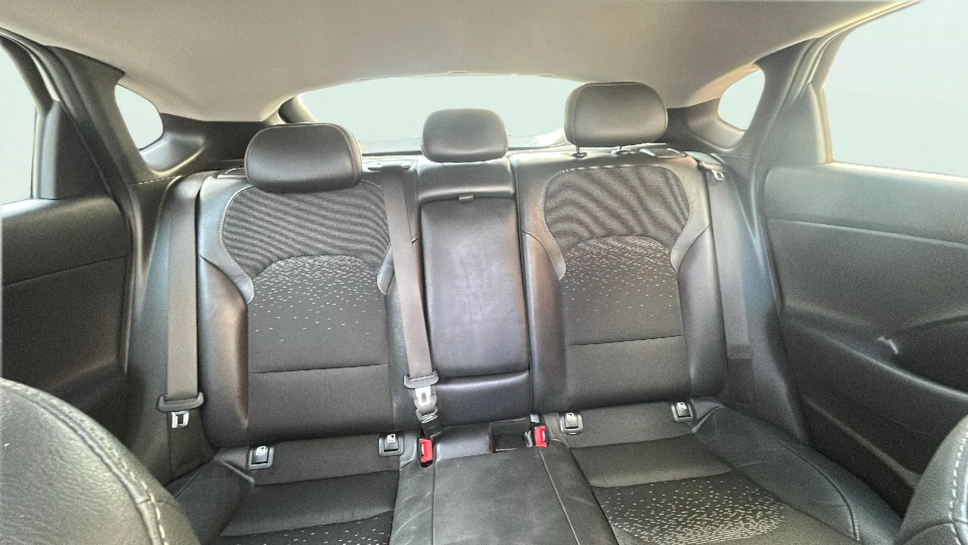 Hyundai i30 1.4 T-GDi Tecno Fastback DCT - foto 21