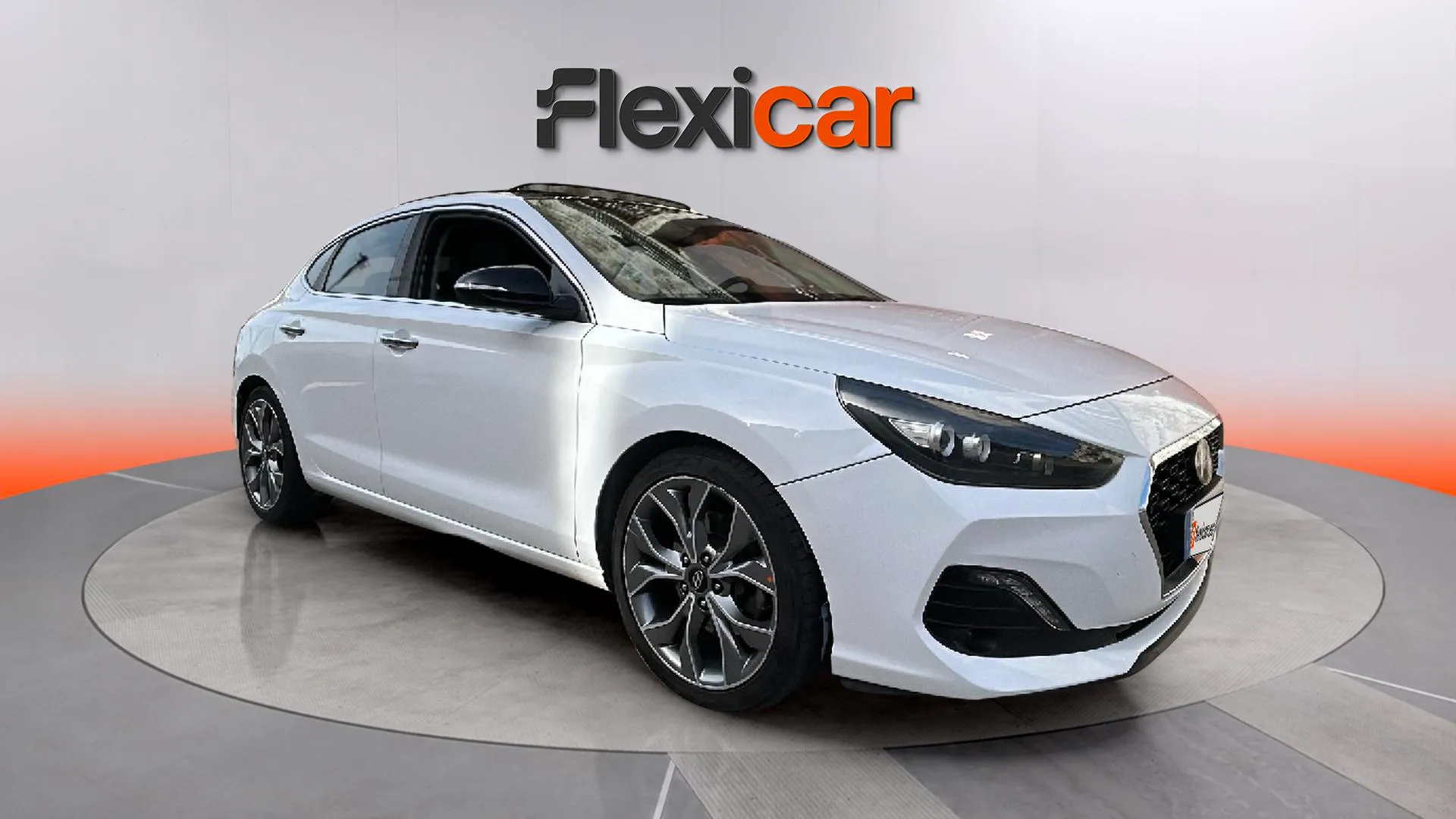 Hyundai i30 1.4 T-GDi Tecno Fastback DCT - foto 1
