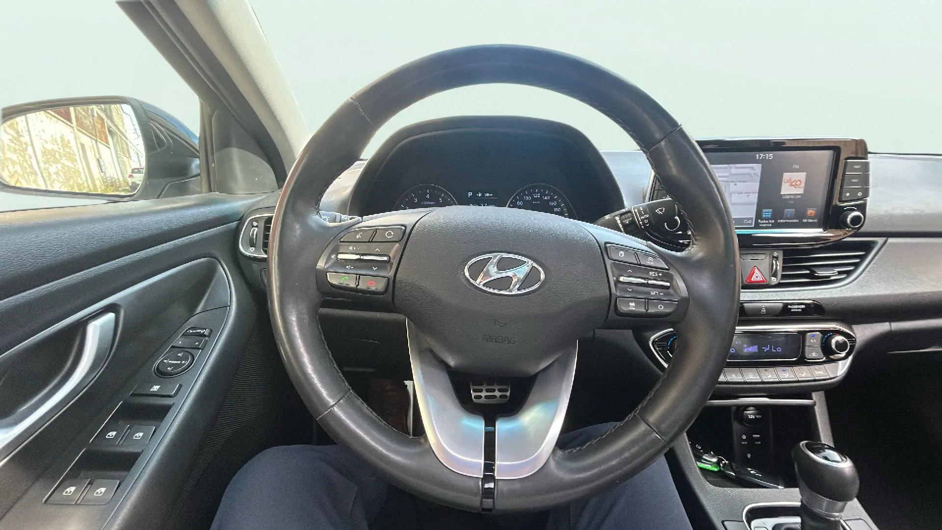 Hyundai i30 1.4 T-GDi Tecno Fastback DCT - foto 12