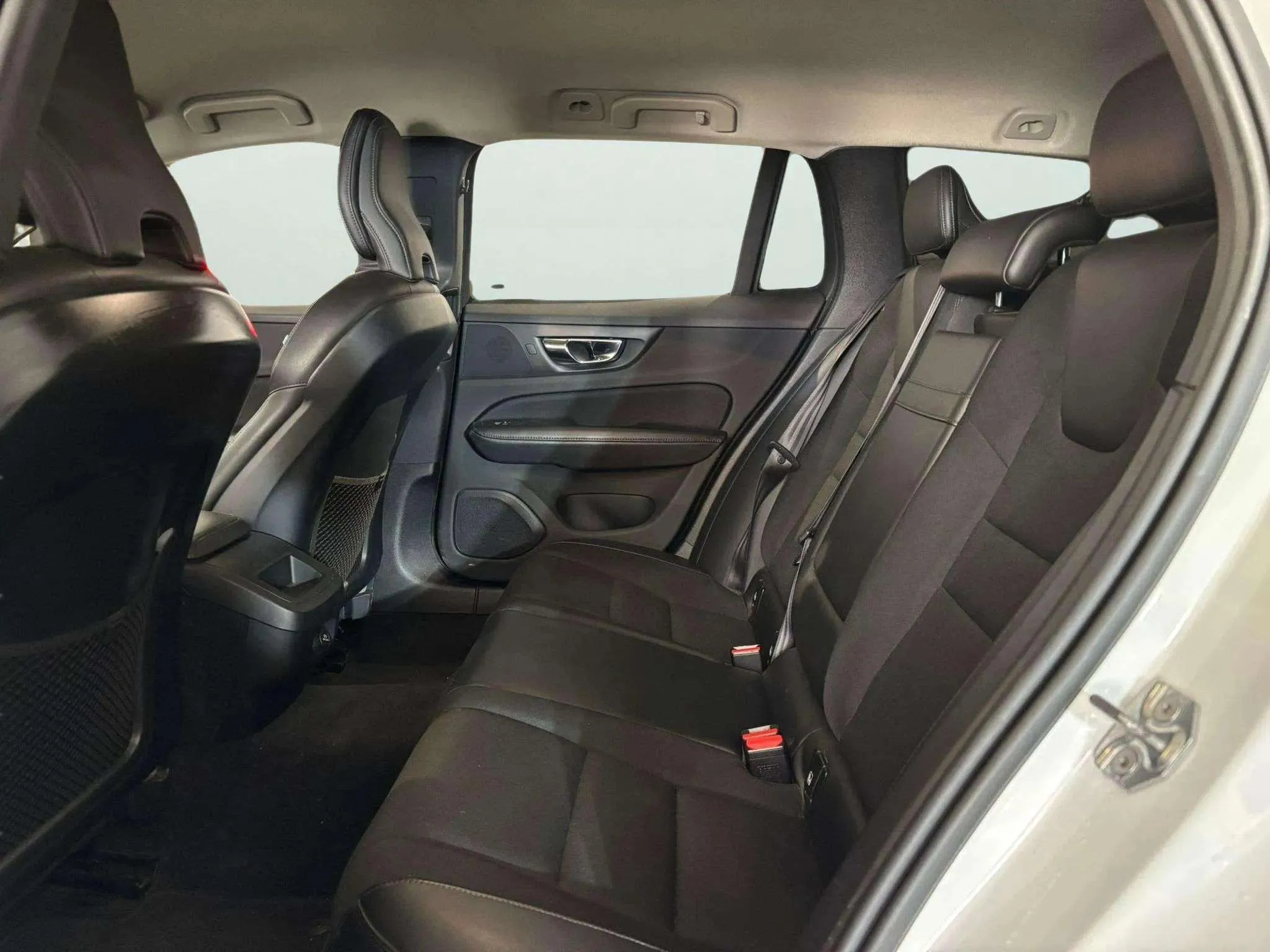 Volvo V60 2.0 D3 - foto 13