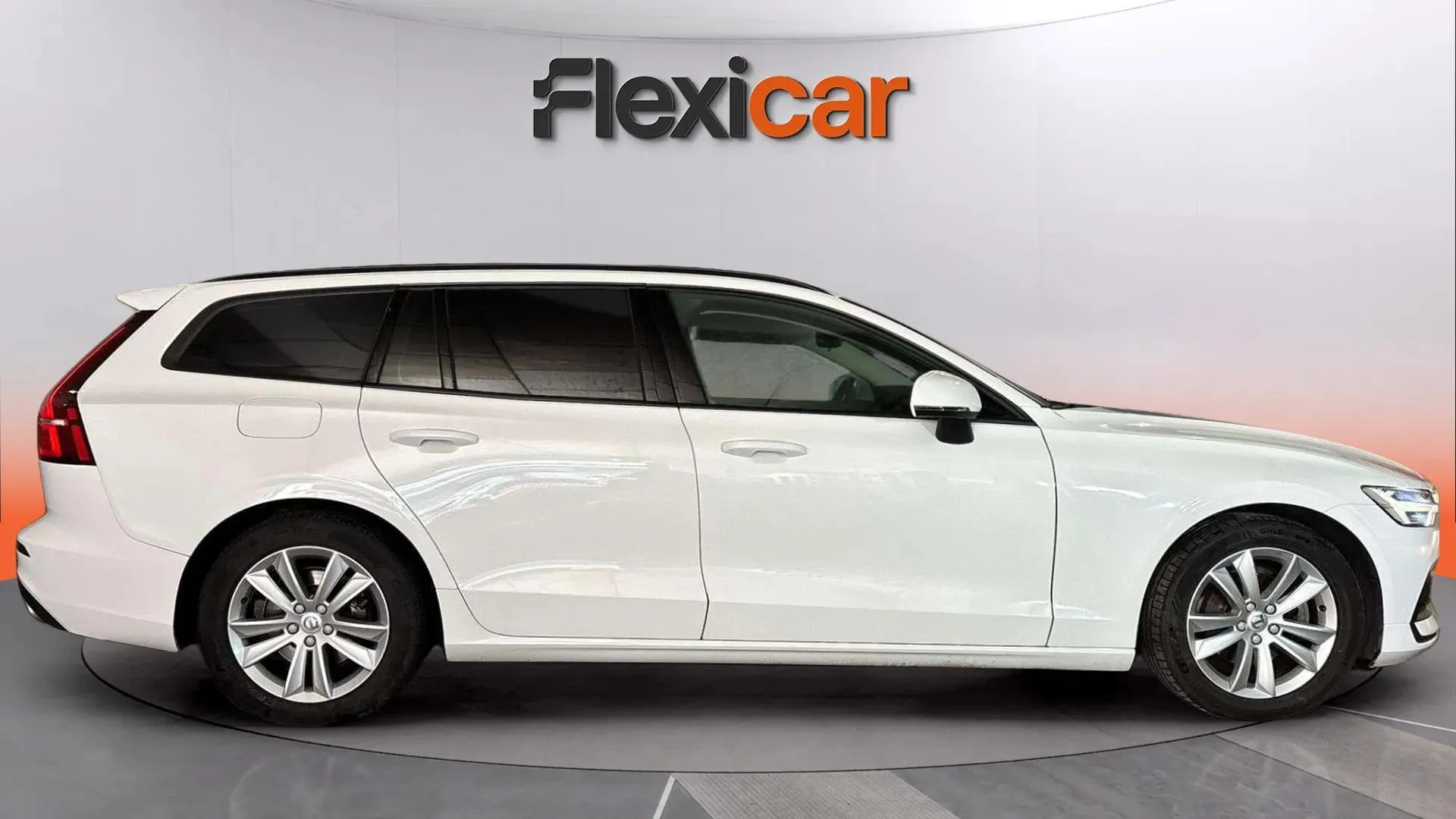 Volvo V60 2.0 D3 - foto 3