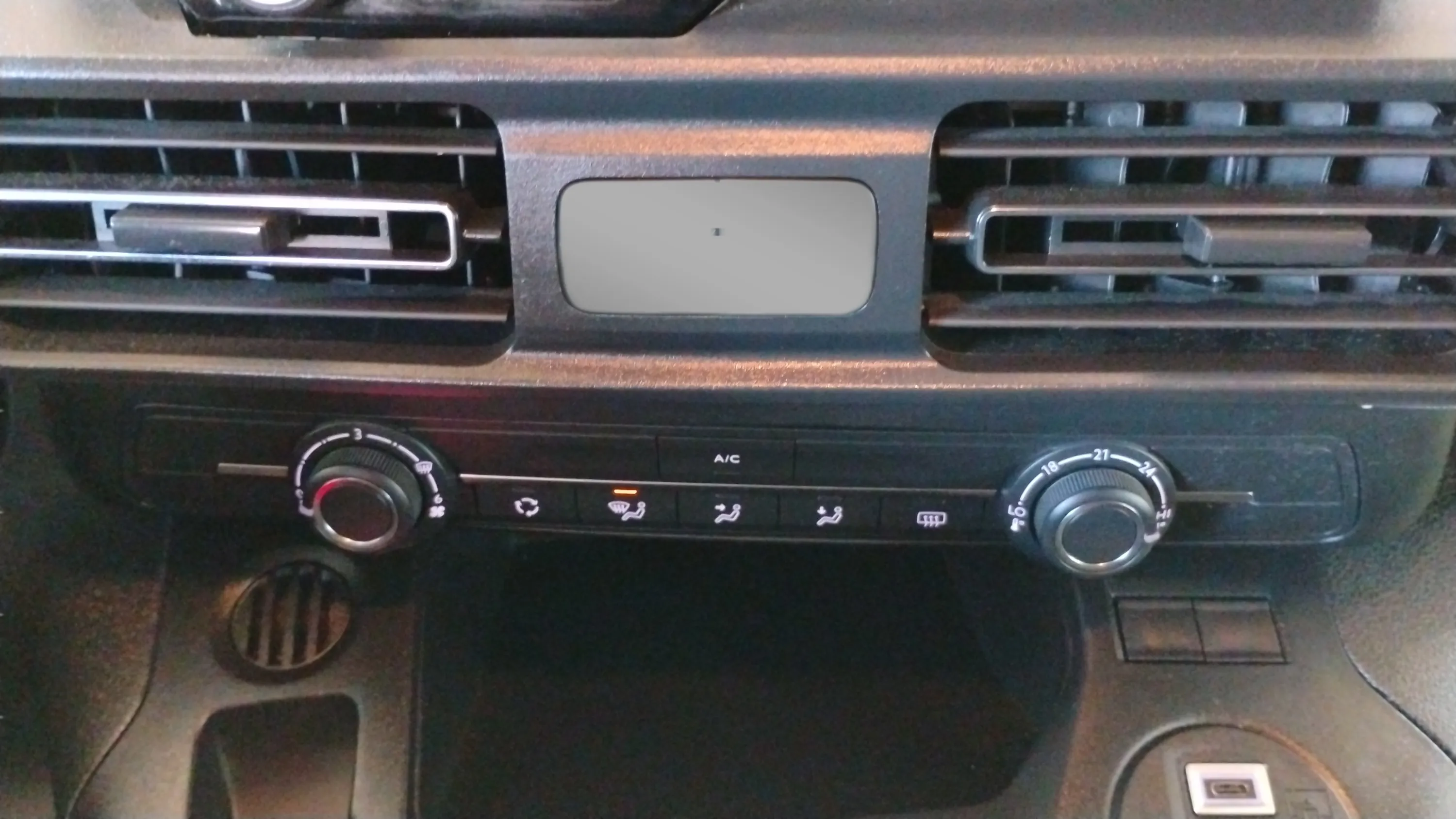 Peugeot Rifter Allure BlueHDi 100 - foto 10
