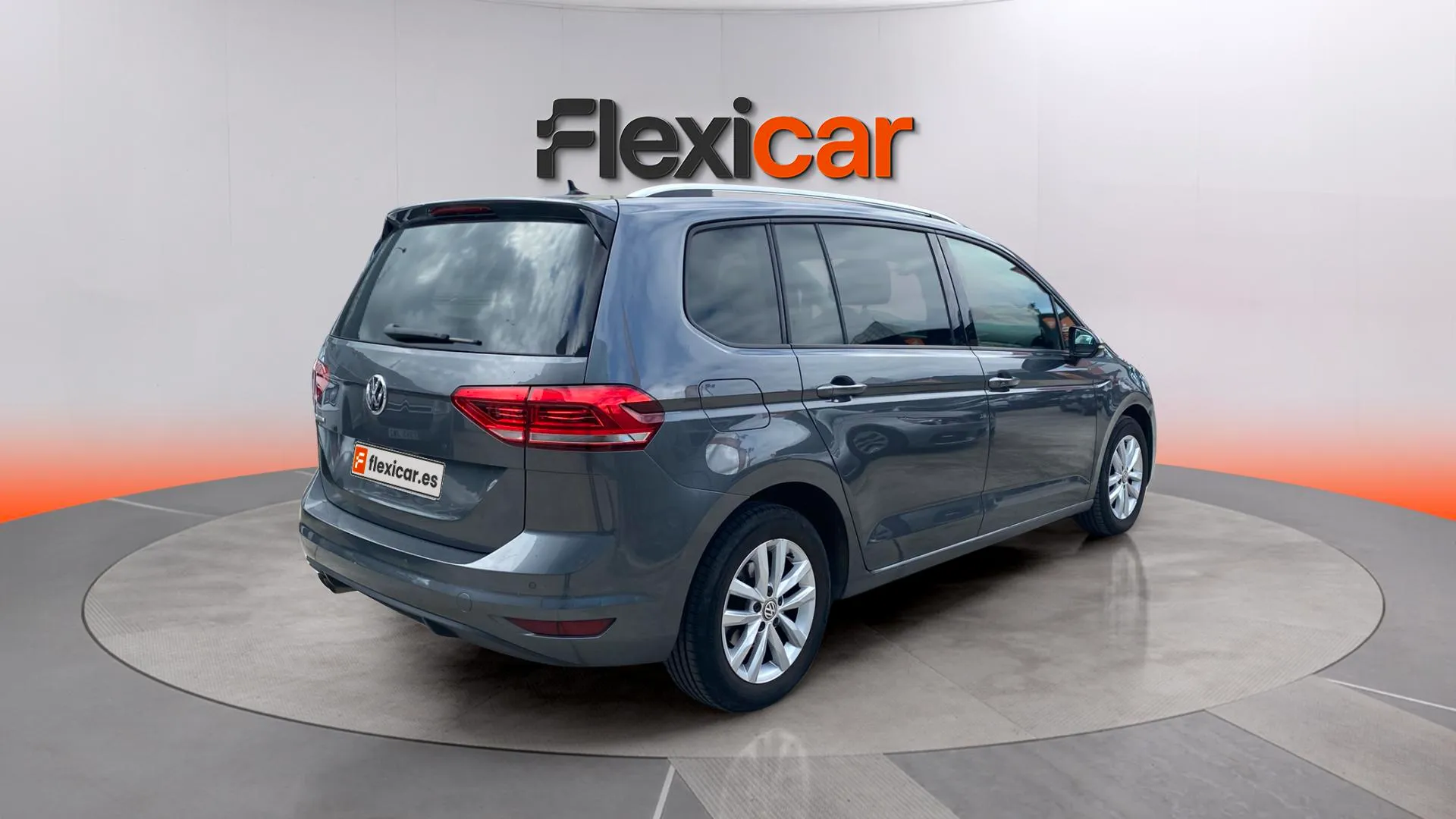 Volkswagen Touran Advance 2.0 TDI - foto 8