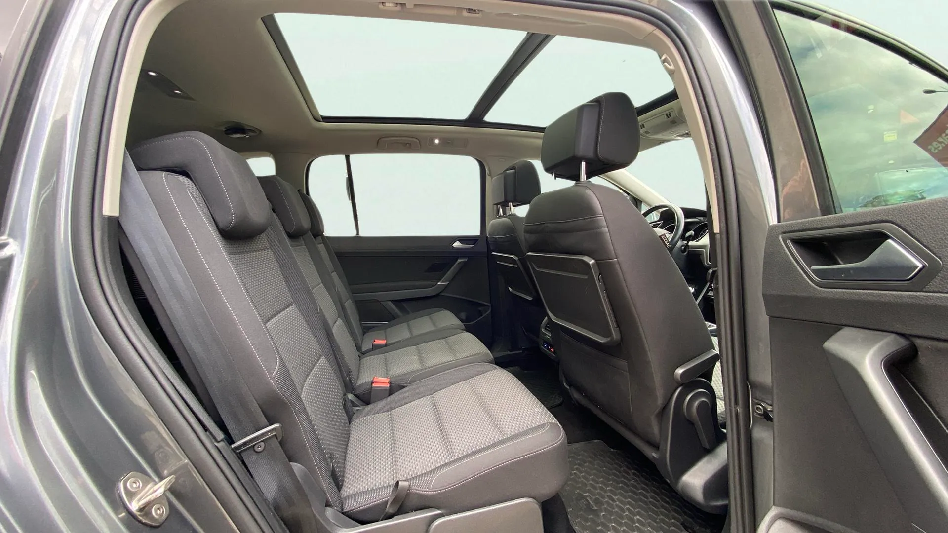 Volkswagen Touran Advance 2.0 TDI - foto 21