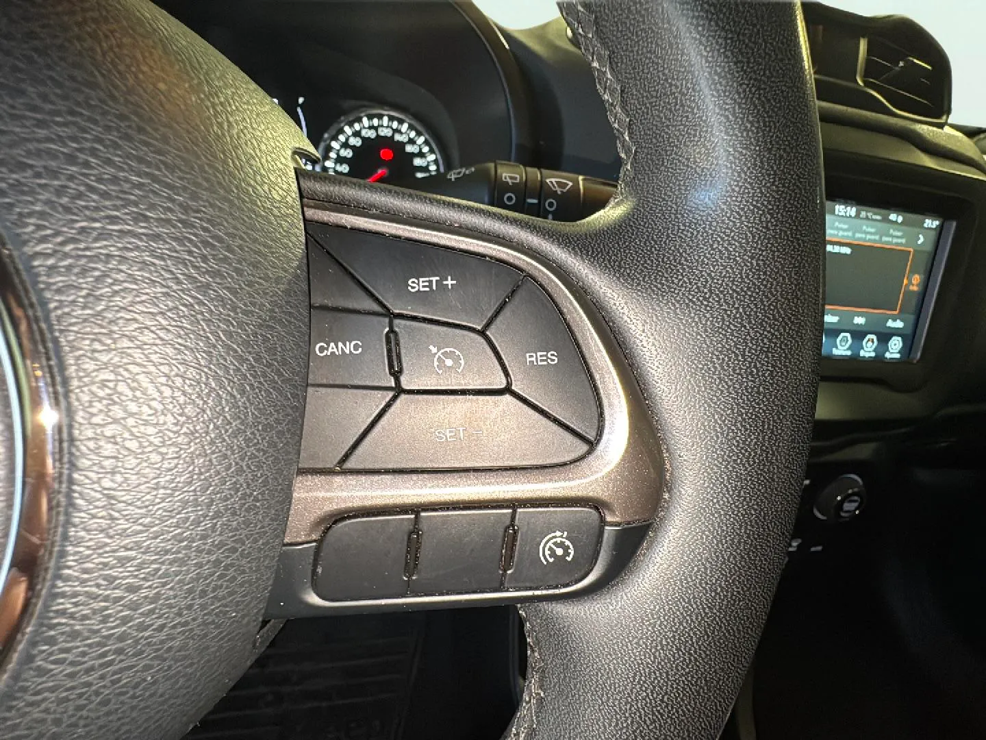 Jeep Renegade Longitude 1.0G 4x2 - foto 21