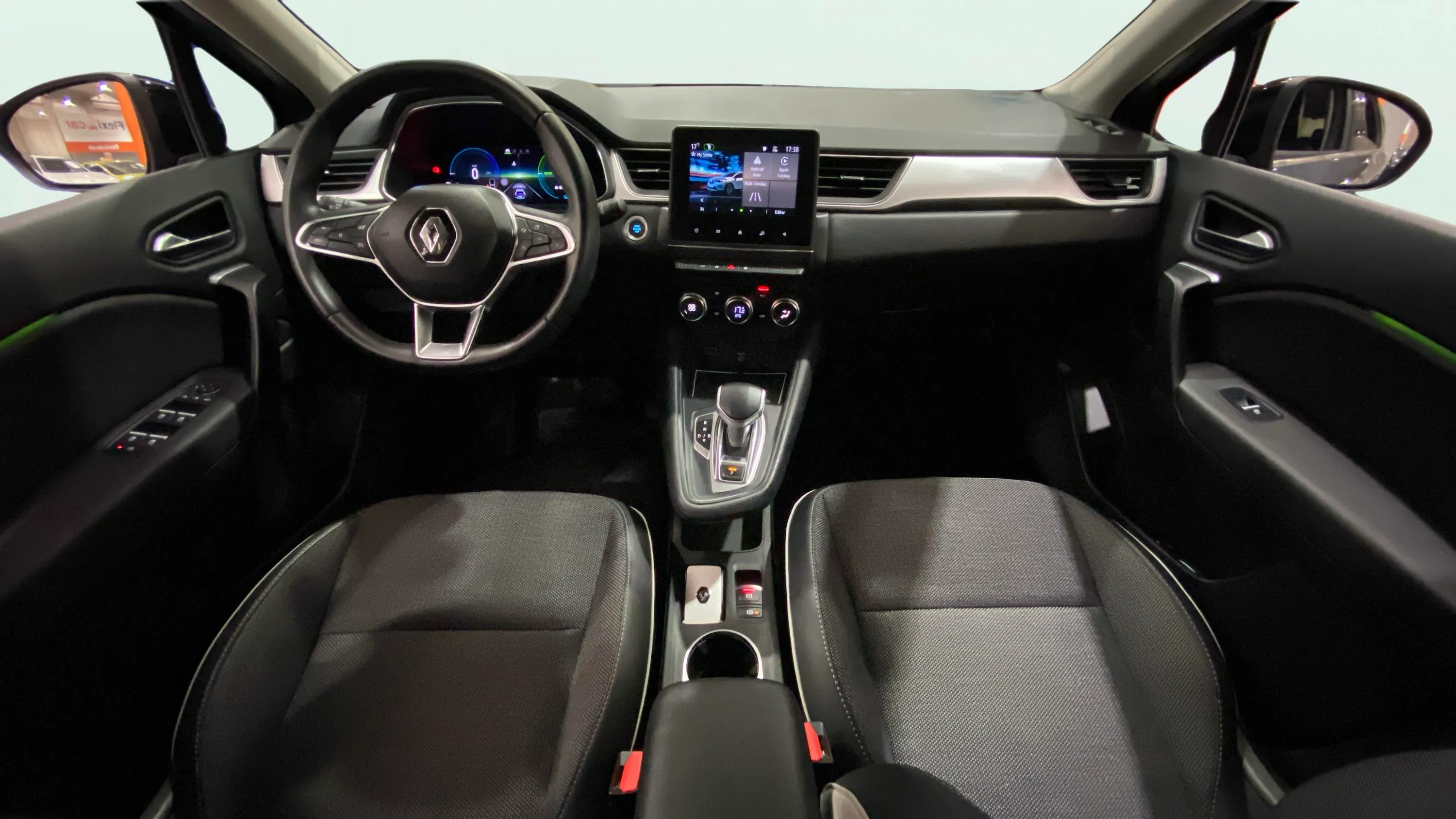 Renault Captur Zen E-Tech Híbrido enchufable - foto 14