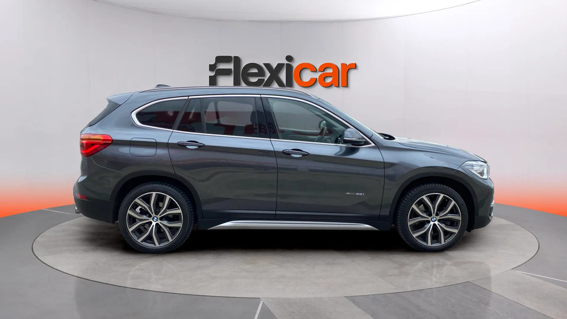 BMW X1 xDrive25iA - foto 8