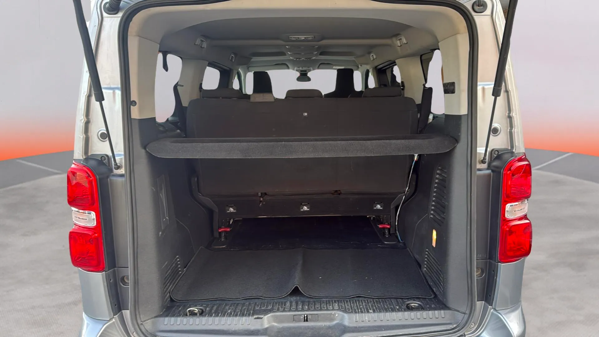 Peugeot Traveller Active 1.5 BlueHDi Long - foto 15