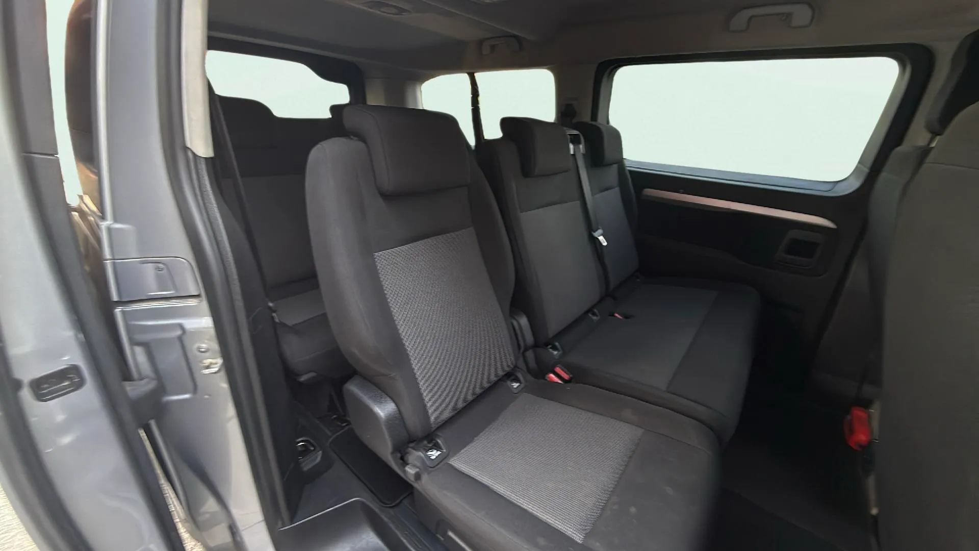Peugeot Traveller Active 1.5 BlueHDi Long - foto 11
