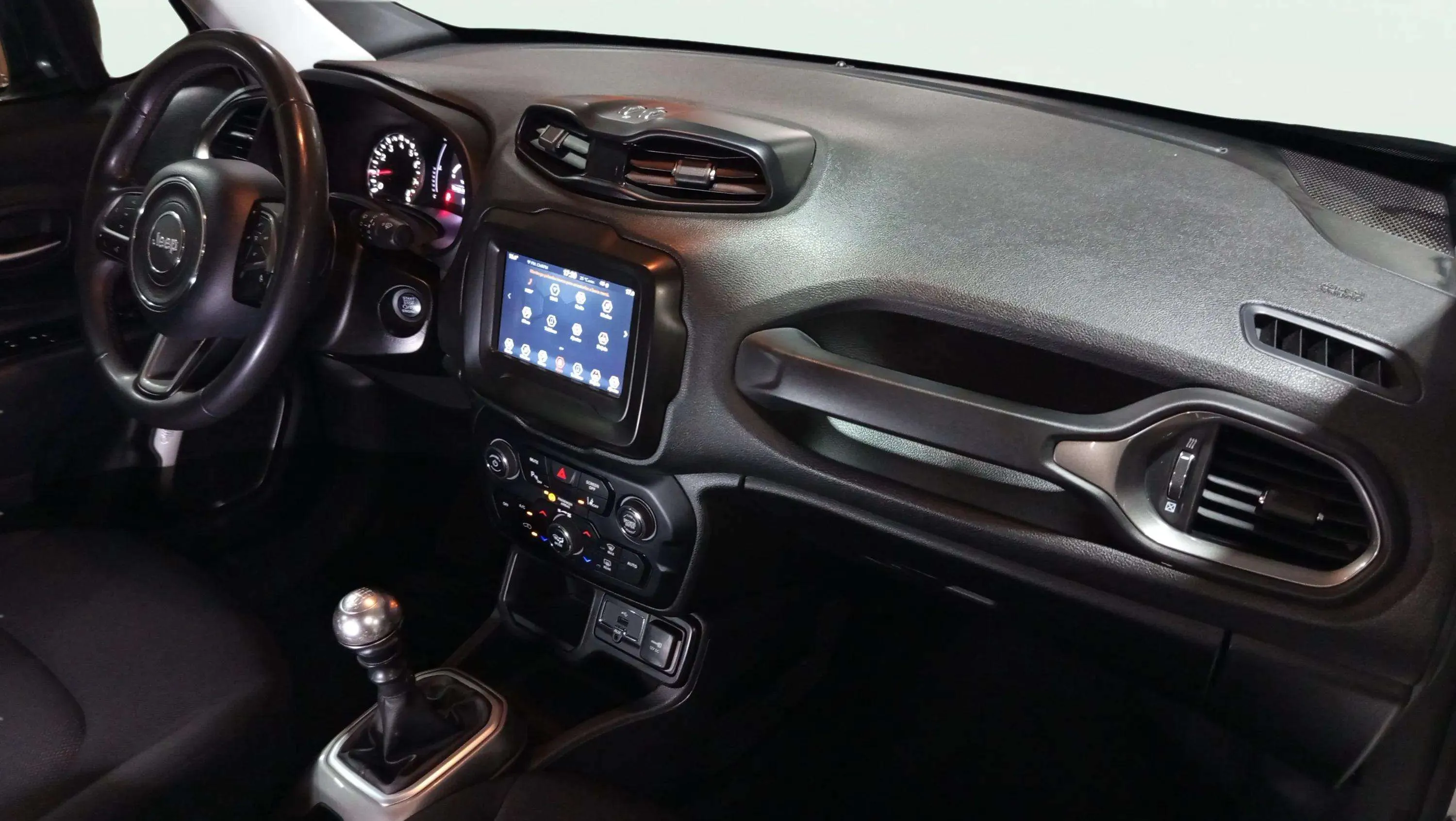 Jeep Renegade Longitude 1.0G 4x2 - foto 26