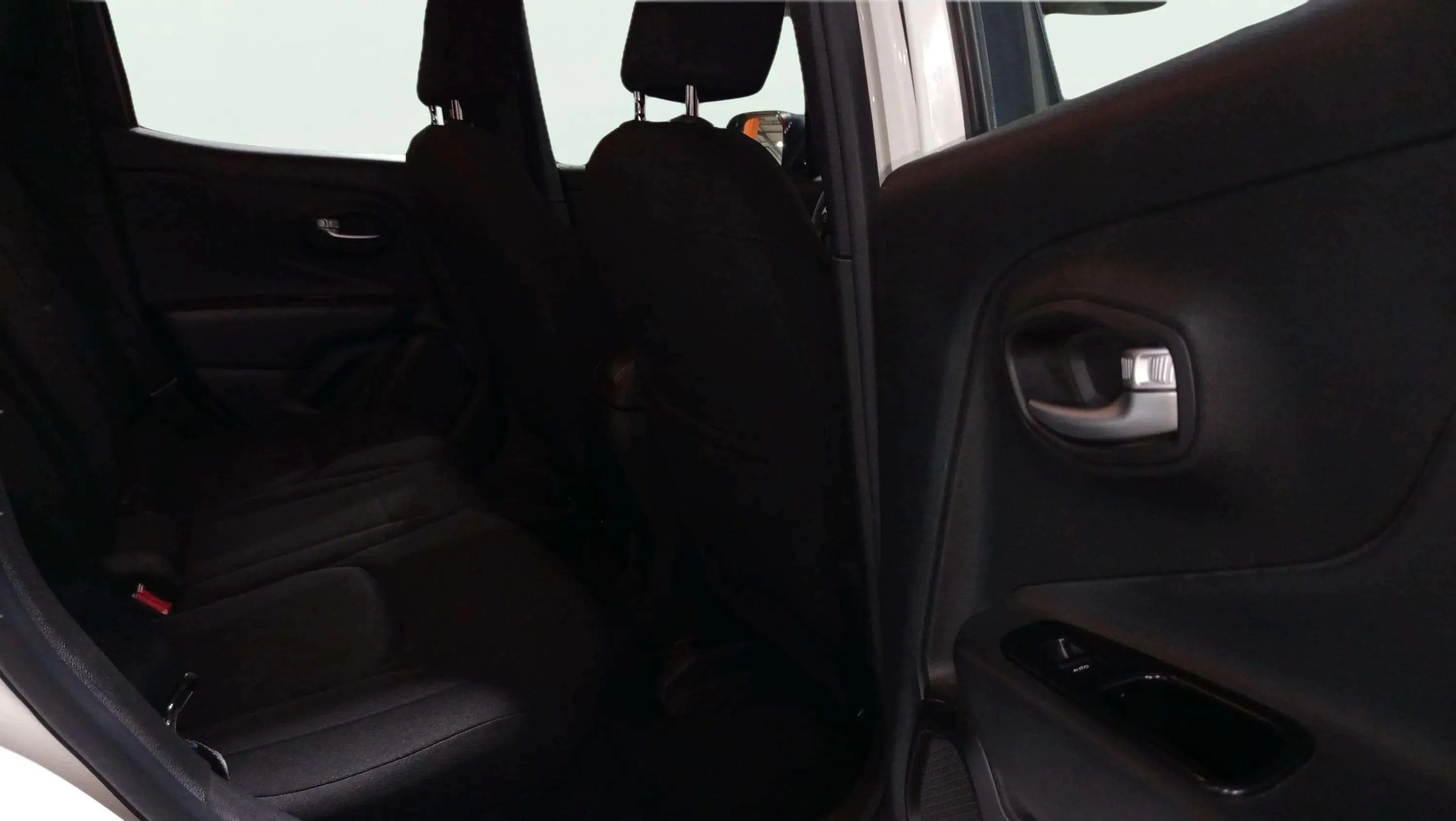 Jeep Renegade Longitude 1.0G 4x2 - foto 27