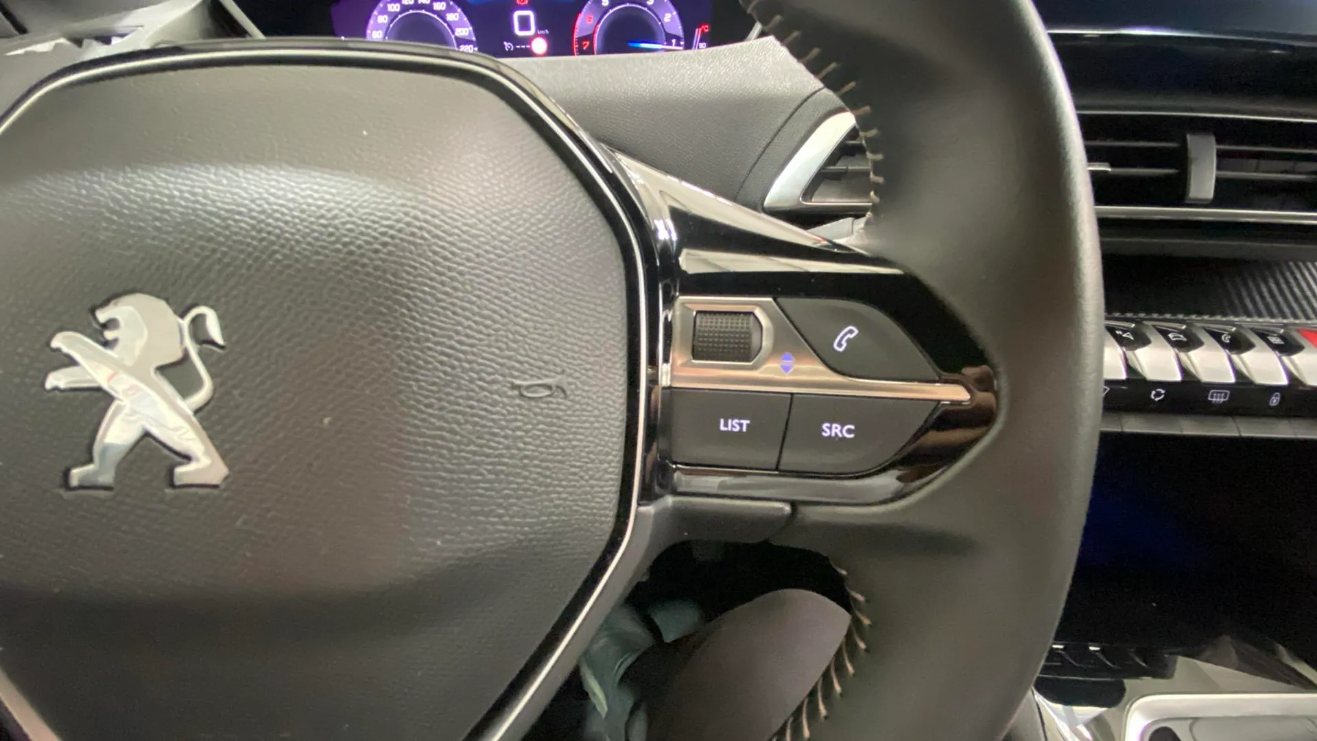 Peugeot 3008 1.2 PureTech Allure Pack - foto 22