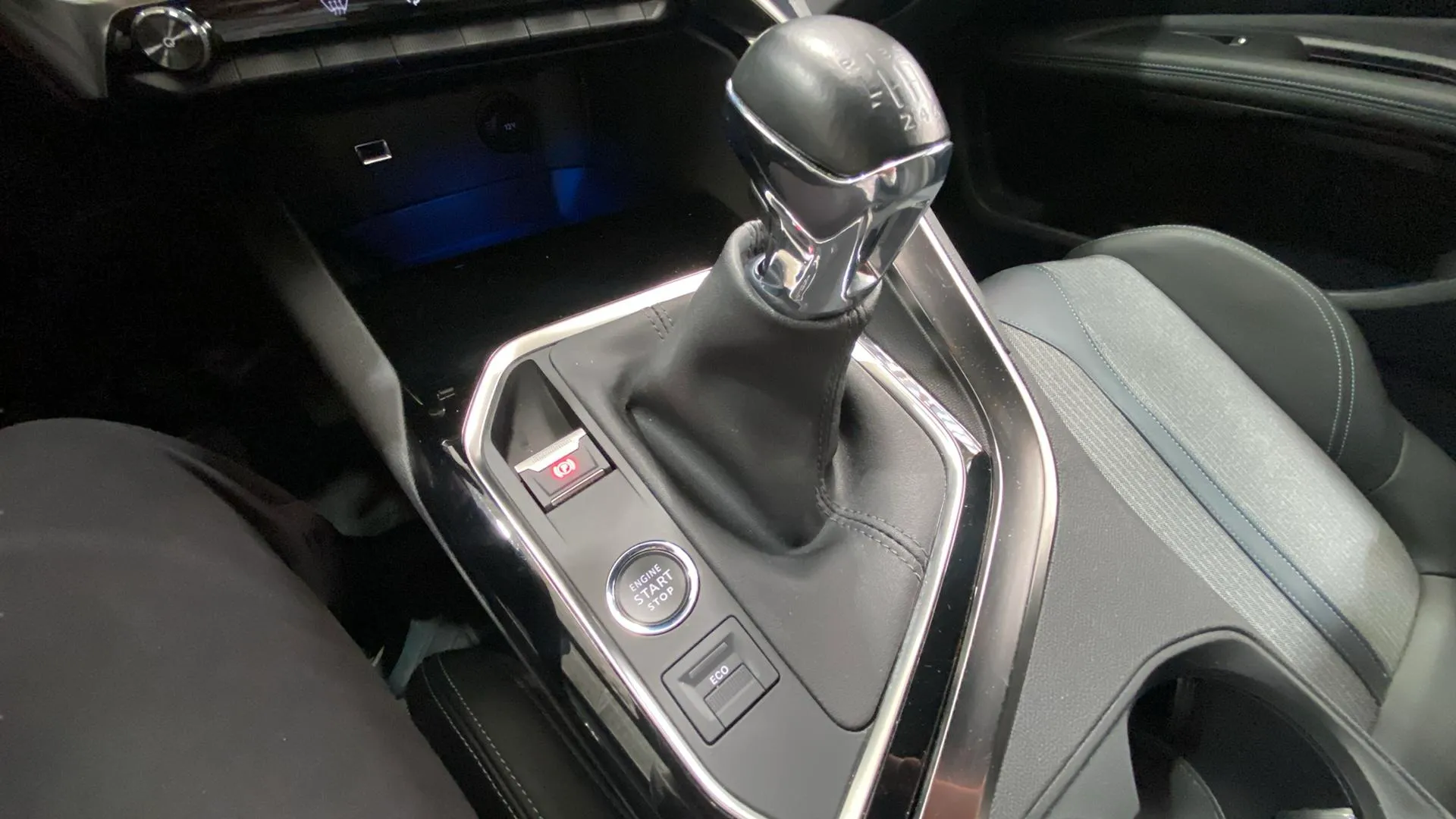 Peugeot 3008 1.2 PureTech Allure Pack - foto 25
