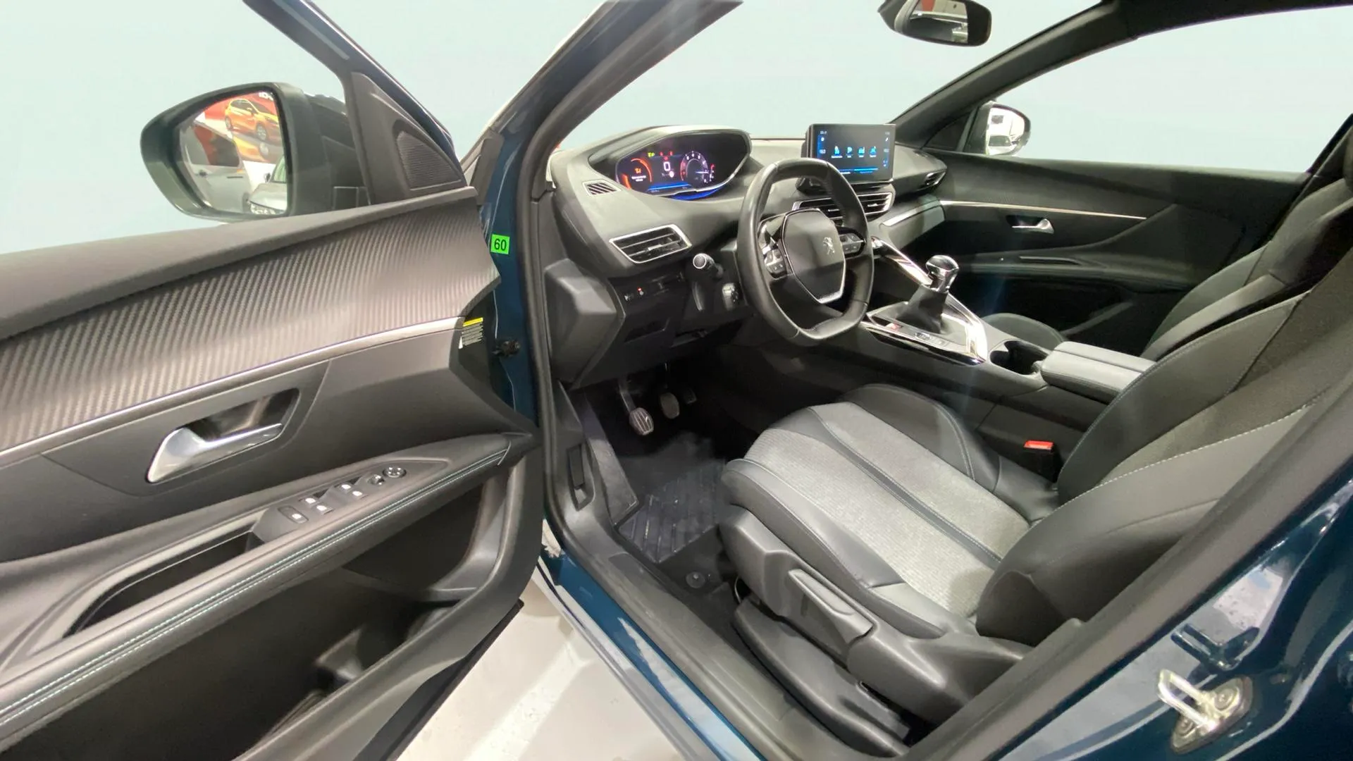 Peugeot 3008 1.2 PureTech Allure Pack - foto 17