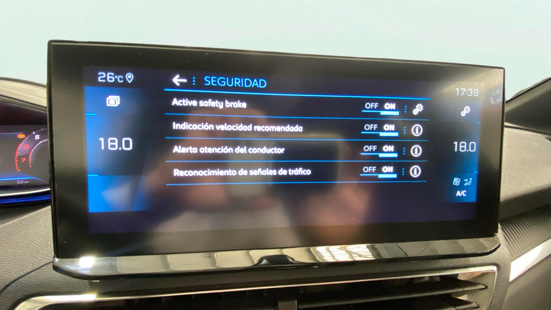 Peugeot 3008 1.2 PureTech Allure Pack - foto 32