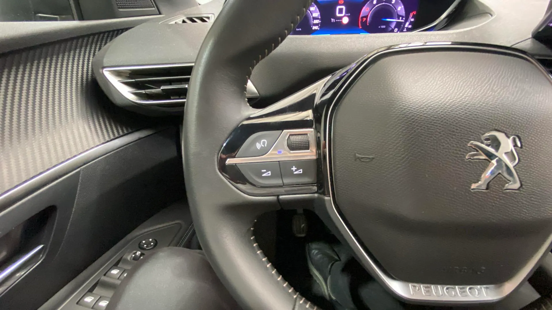Peugeot 3008 1.2 PureTech Allure Pack - foto 21