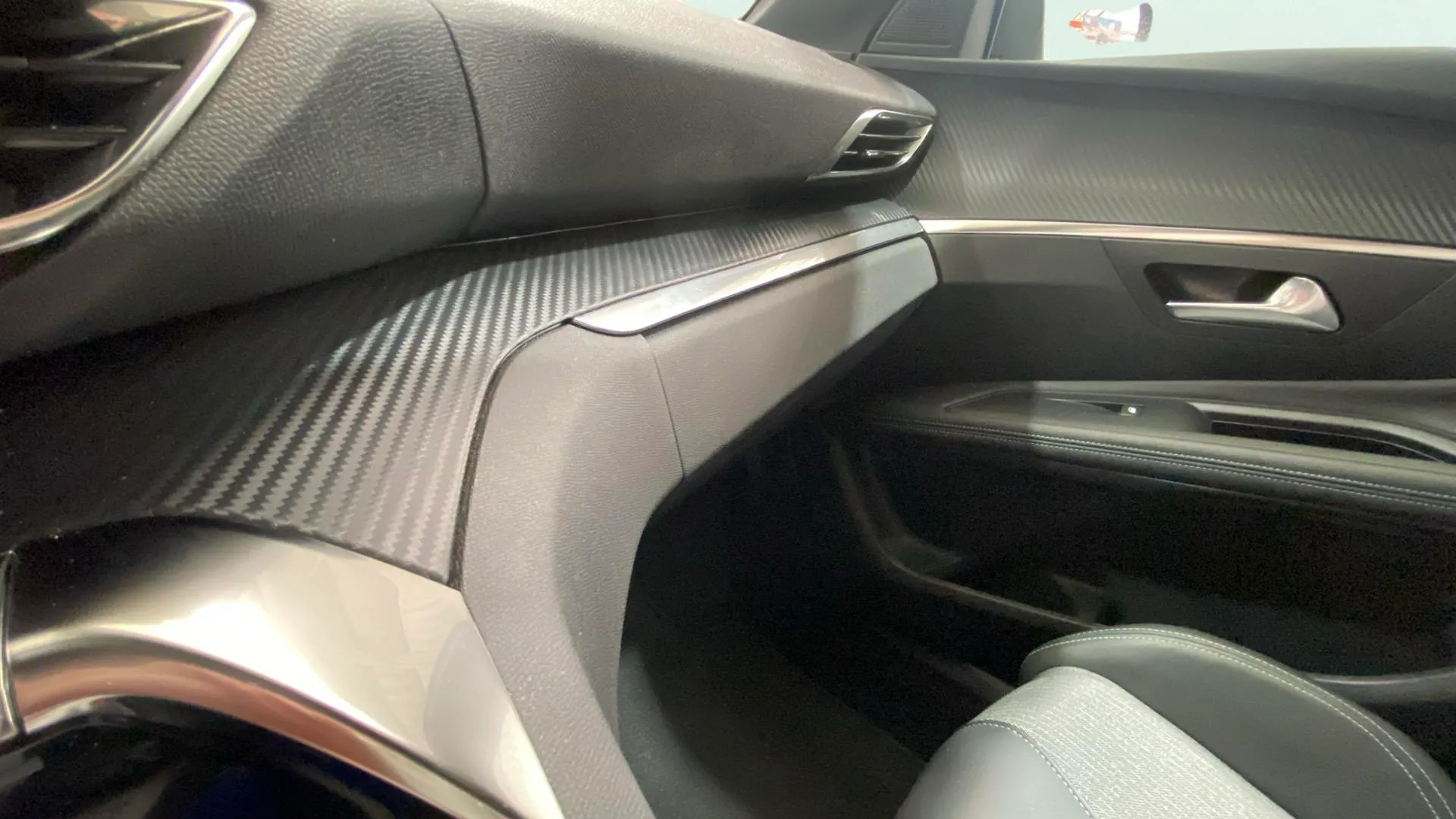 Peugeot 3008 1.2 PureTech Allure Pack - foto 27