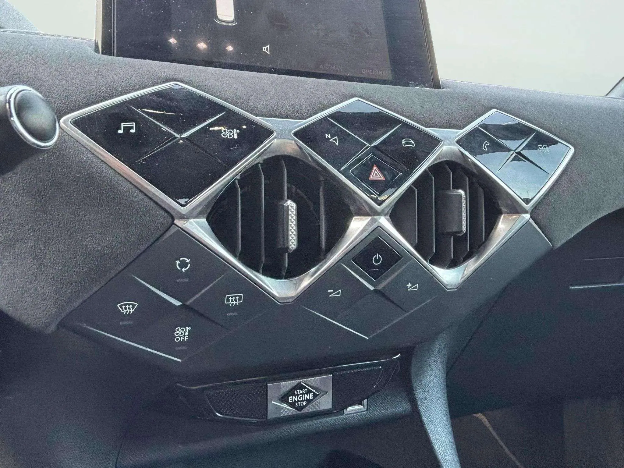 DS DS 3 Crossback PureTech Performance Line+ - foto 12