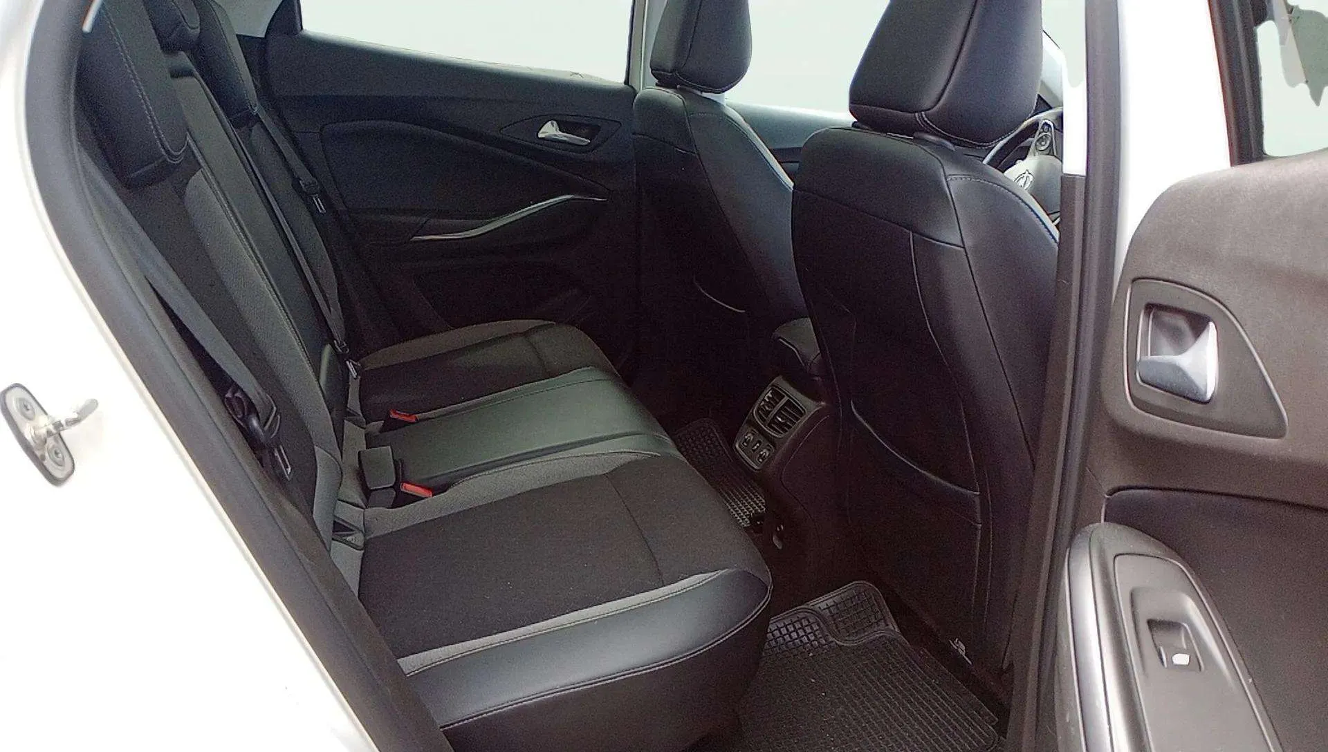 Opel Grandland 1.6 Turbo Ultimate - foto 11