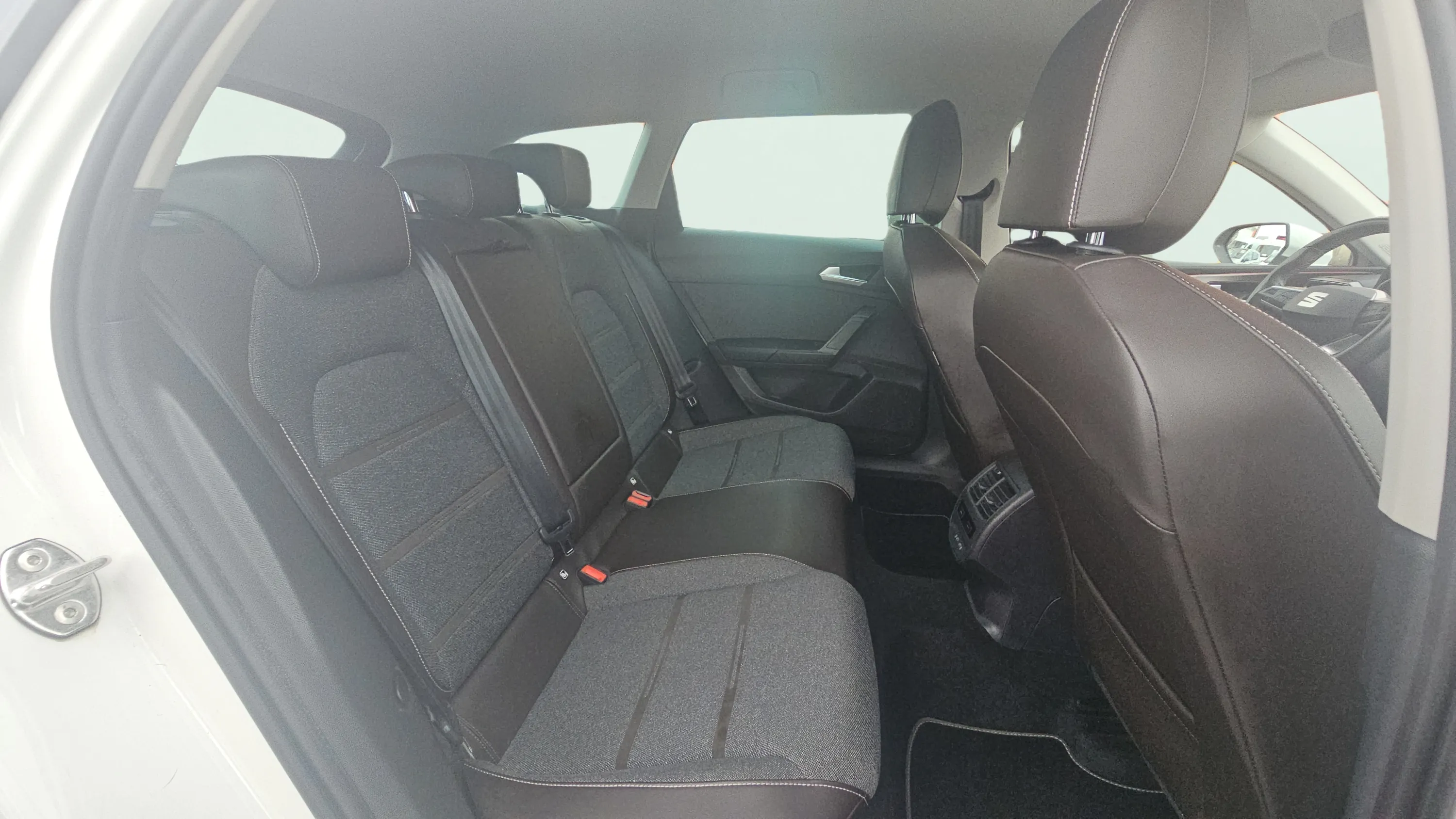SEAT León SP 1.4 e-Hybrid DSG Xcellence Go XL - foto 16